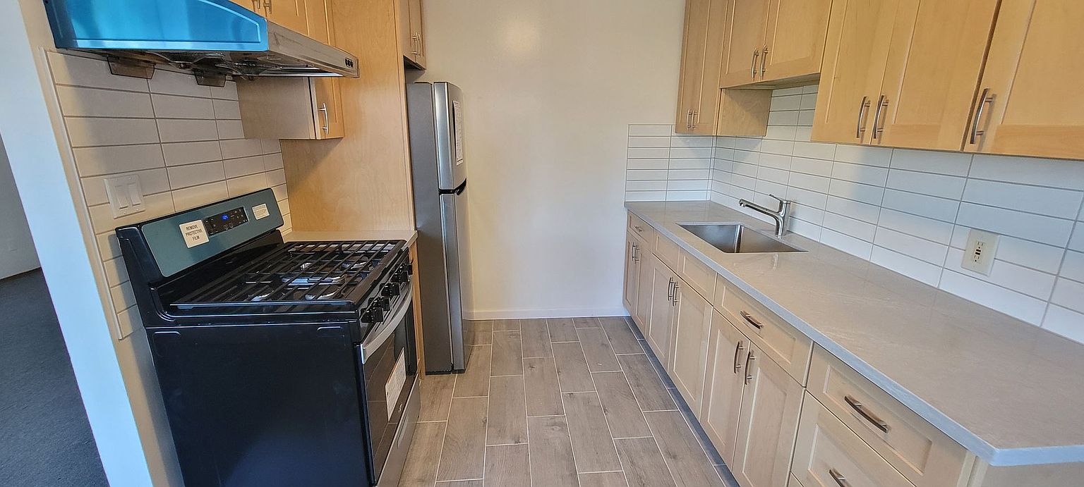 1640 Hearst Ave unit F photo 5