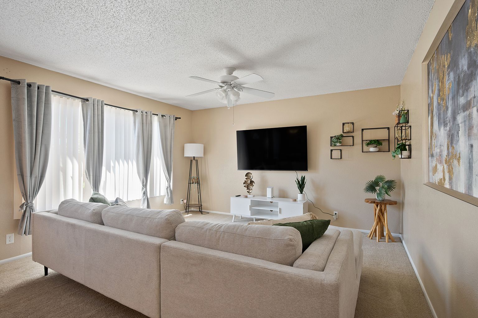 1310 S Pima Dr photo 2