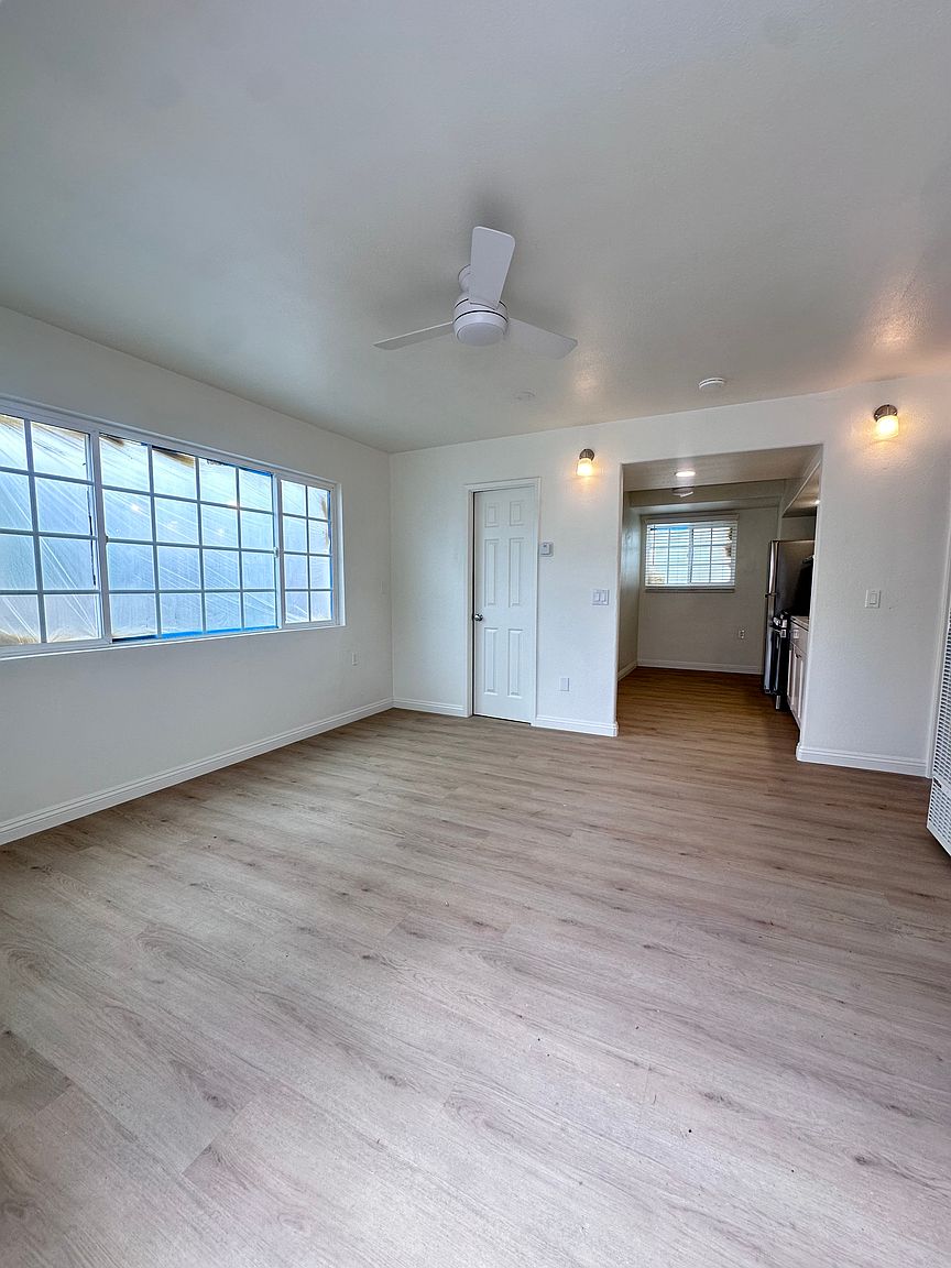 230 55th St photo 4