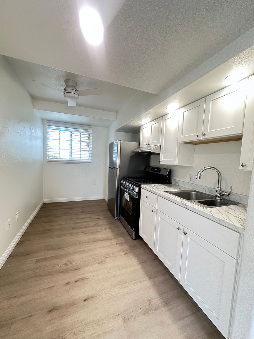 230 55th St photo 2