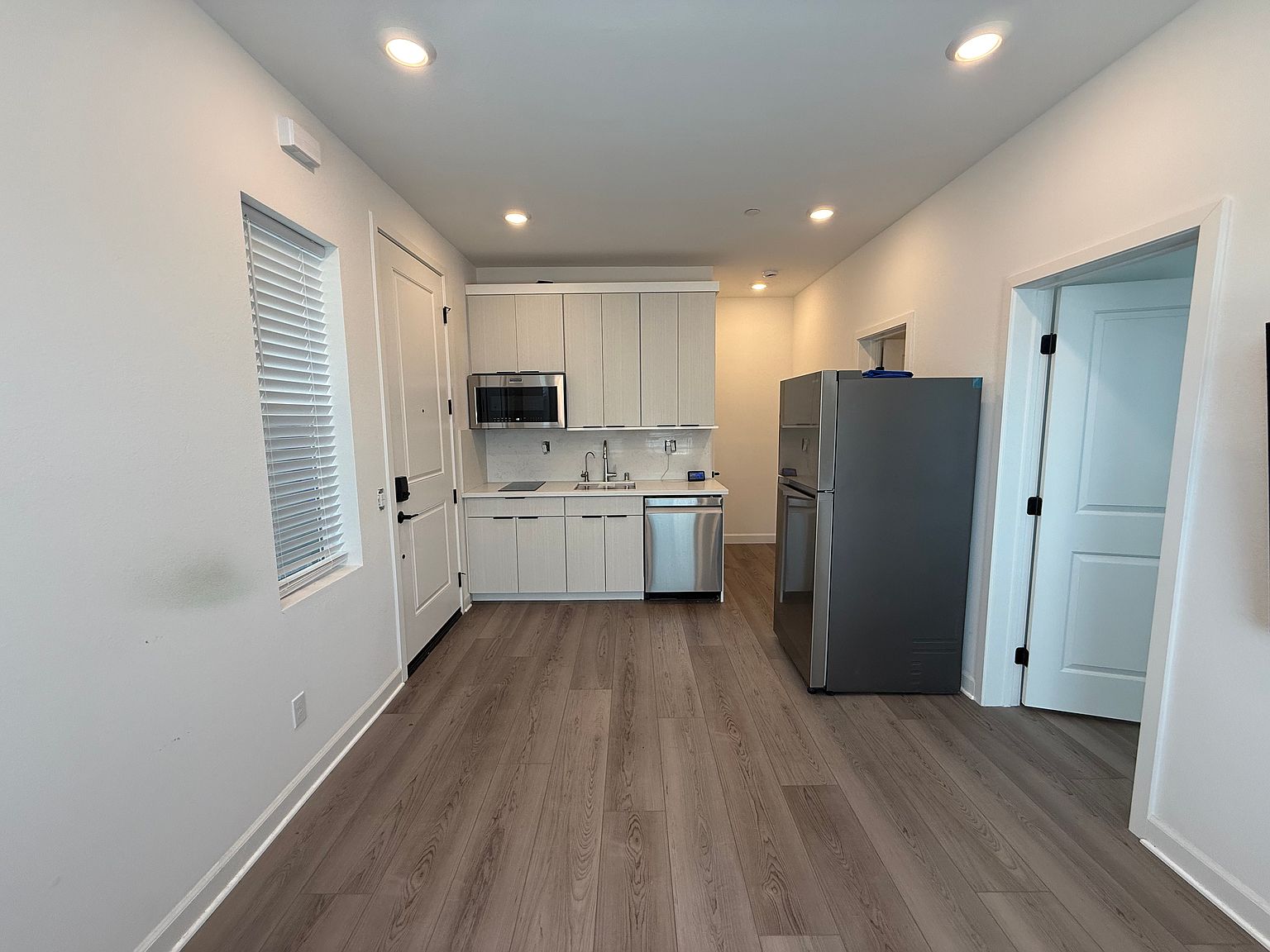 11812 Ella Way photo 3