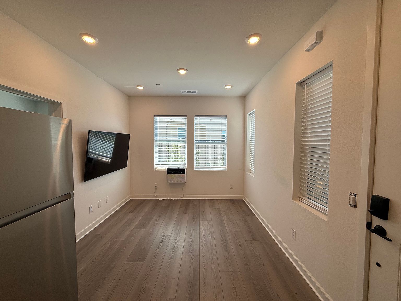 11812 Ella Way photo 5