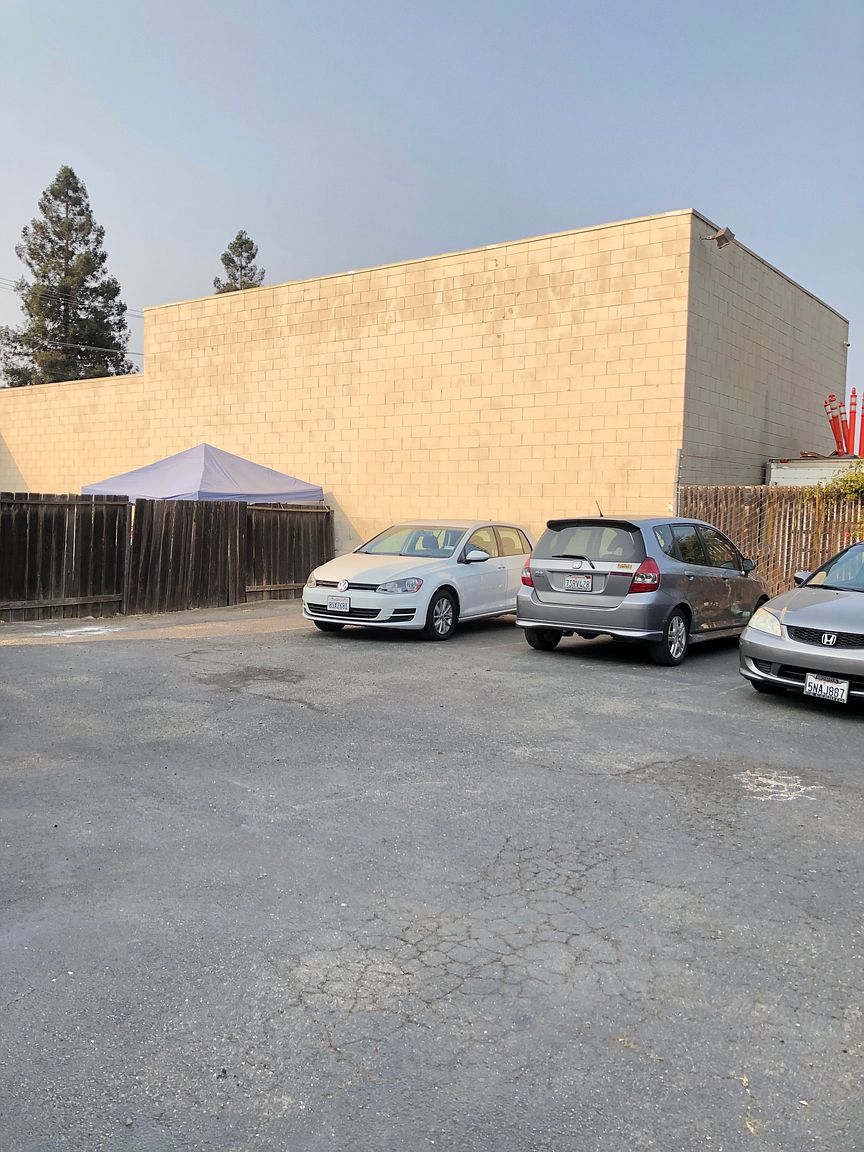 1090 Myrtle St photo 2