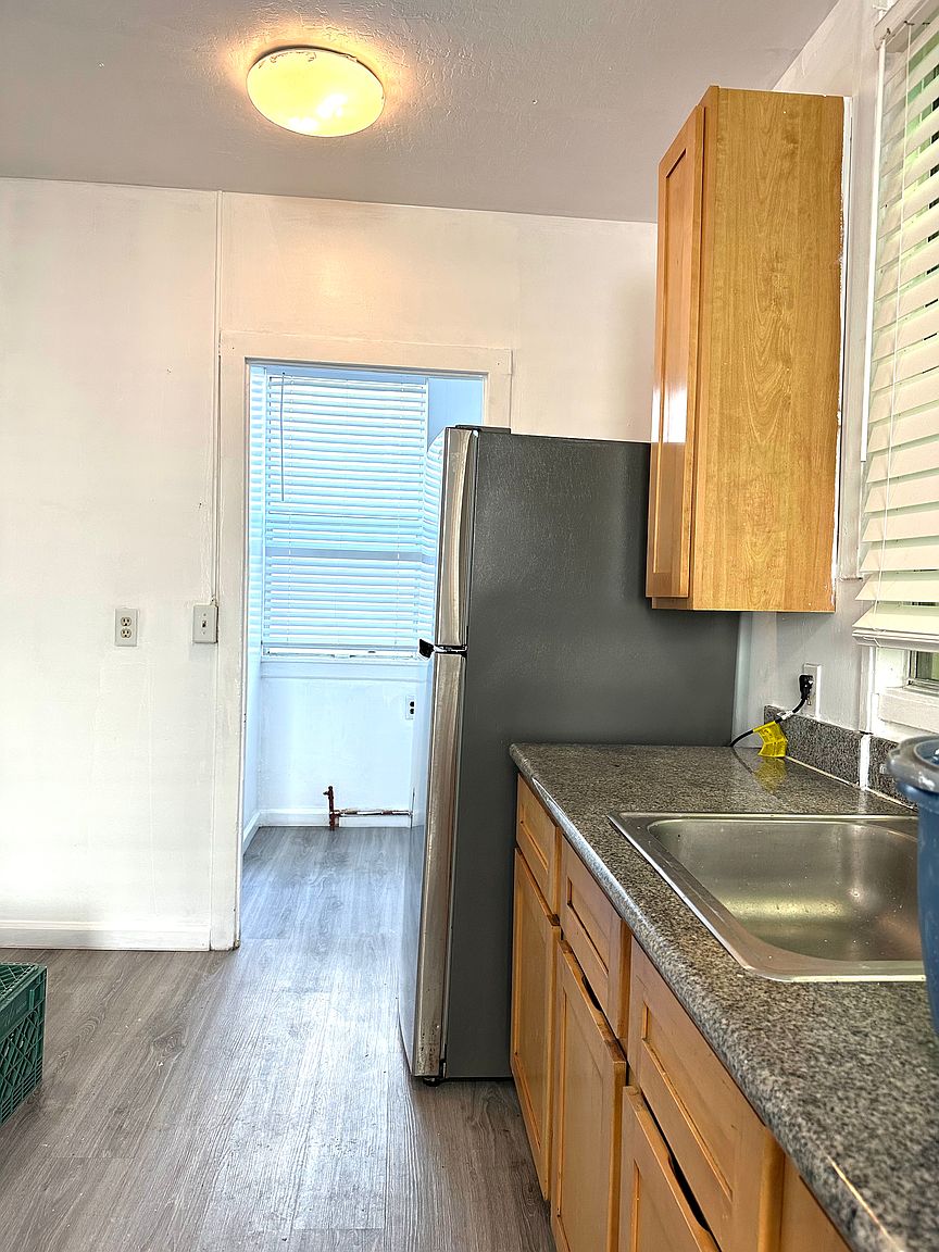 Apartments on Pacific Ave · Alameda photo 4