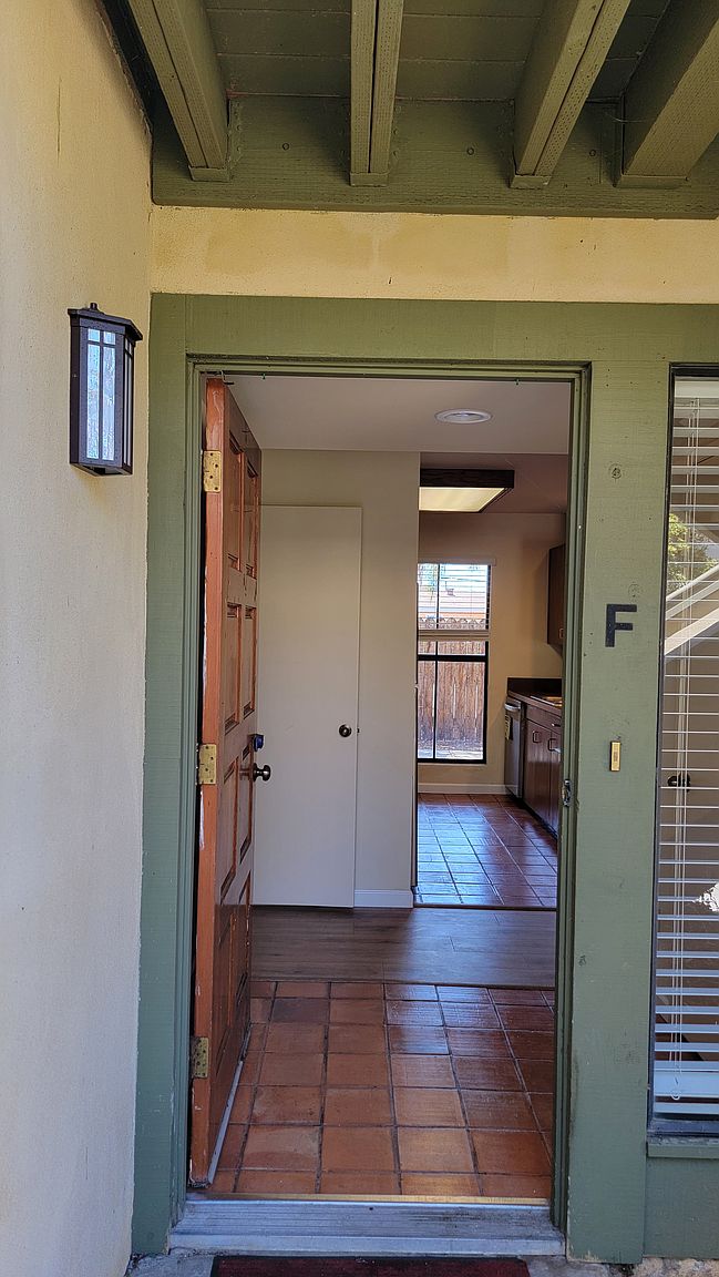 1187 Grove Ave photo 3
