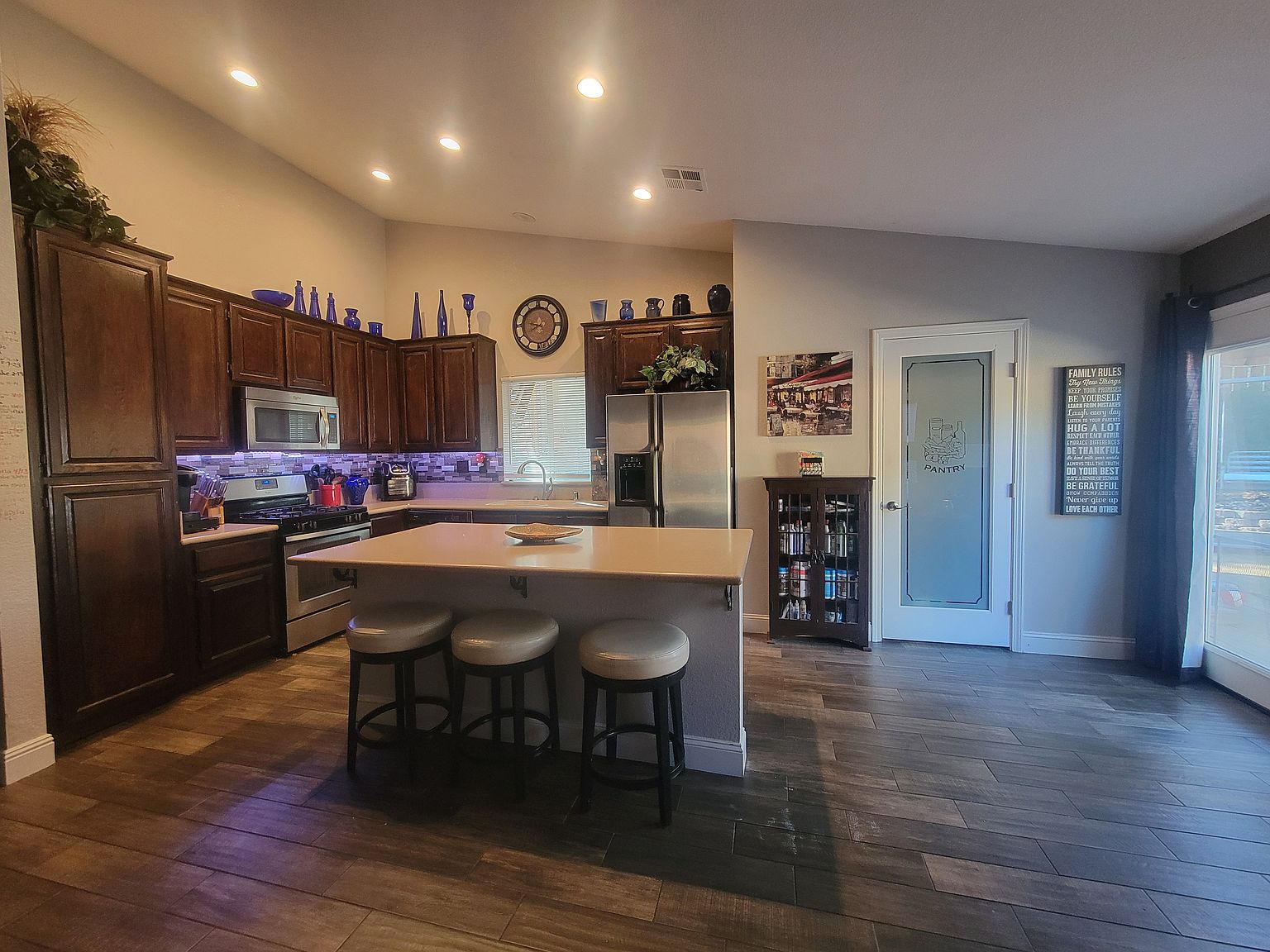 1624 Exeter Ct photo 4