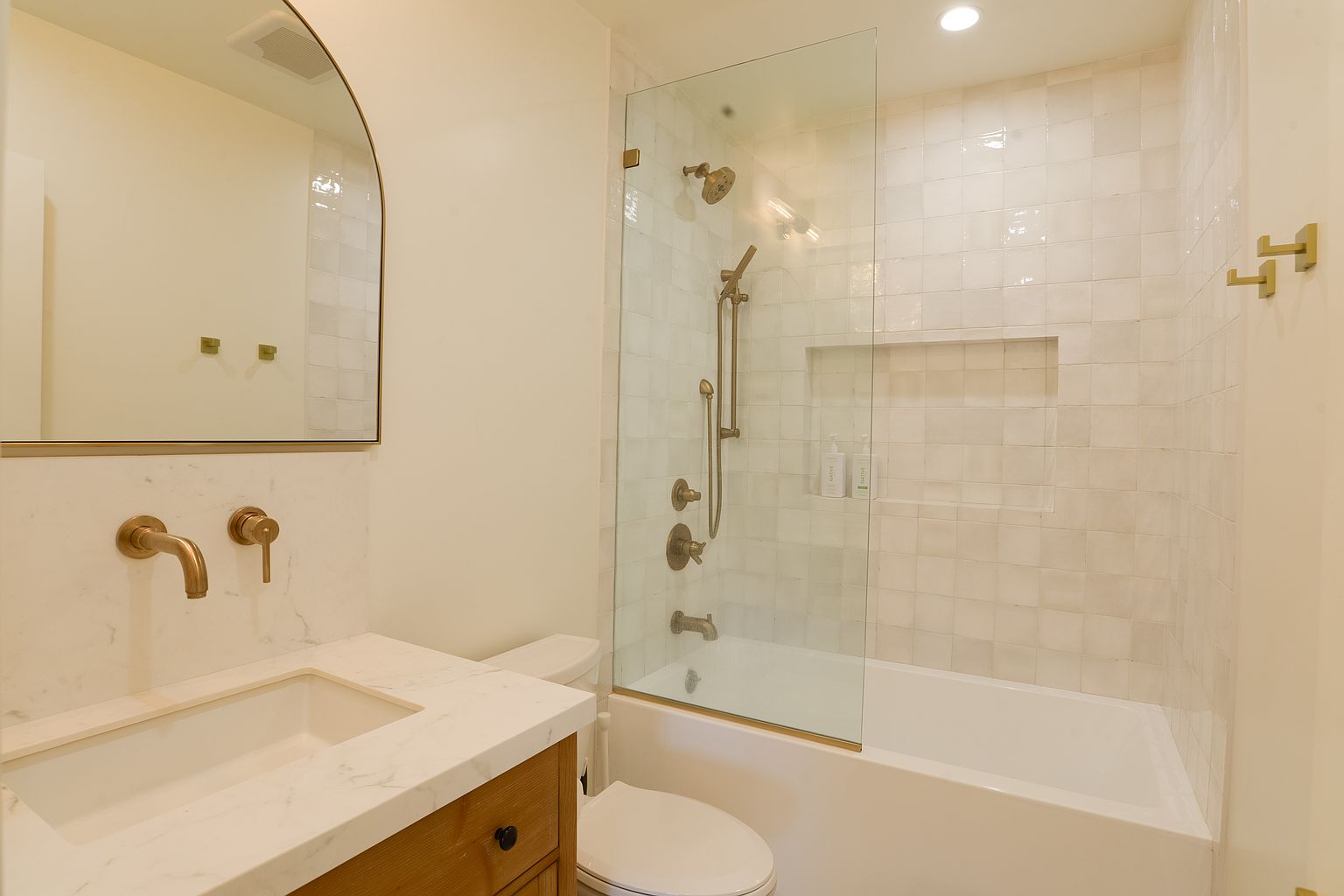1114 Buena Vista Way photo 3