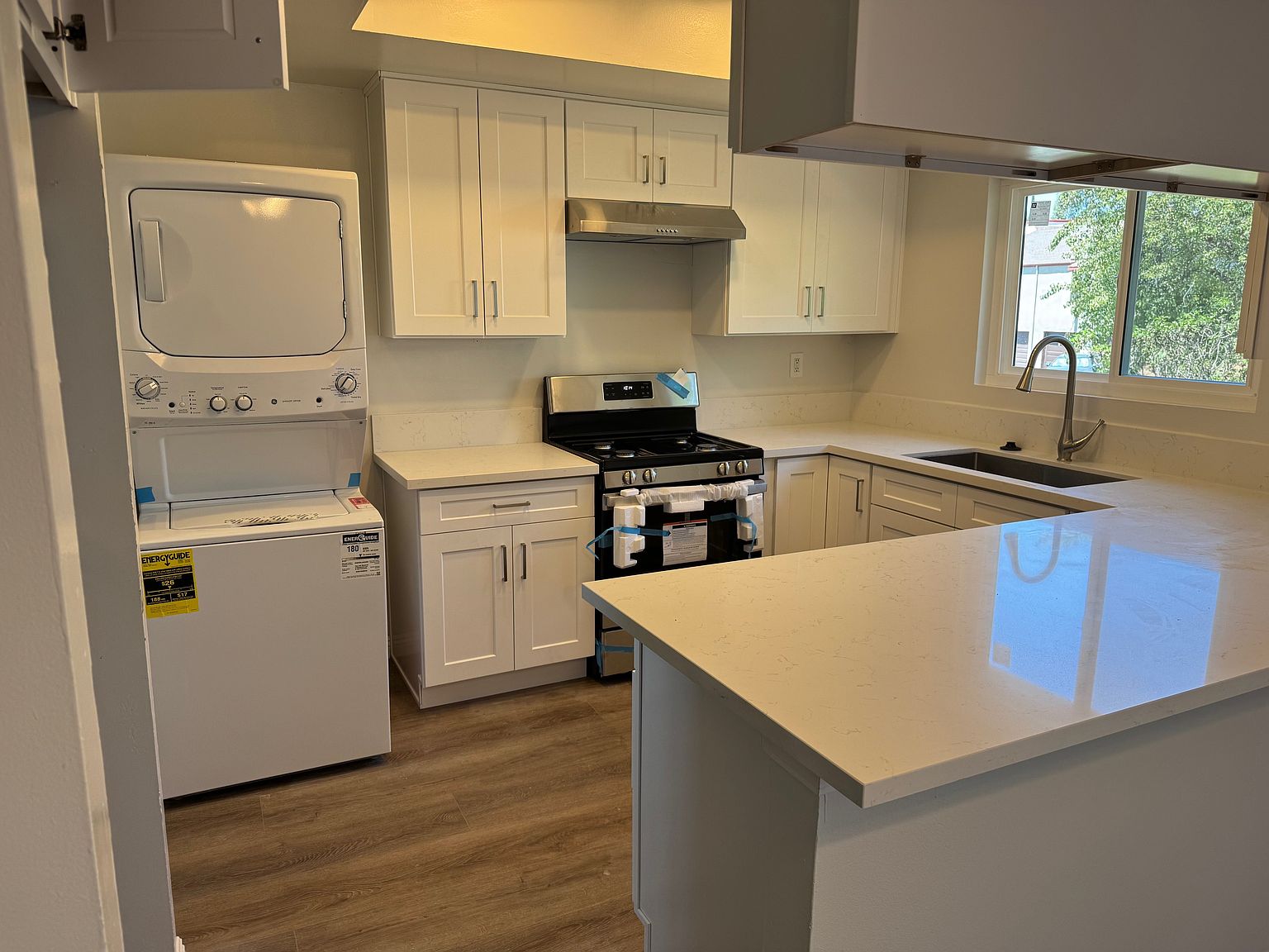 248 Alestar St photo 2