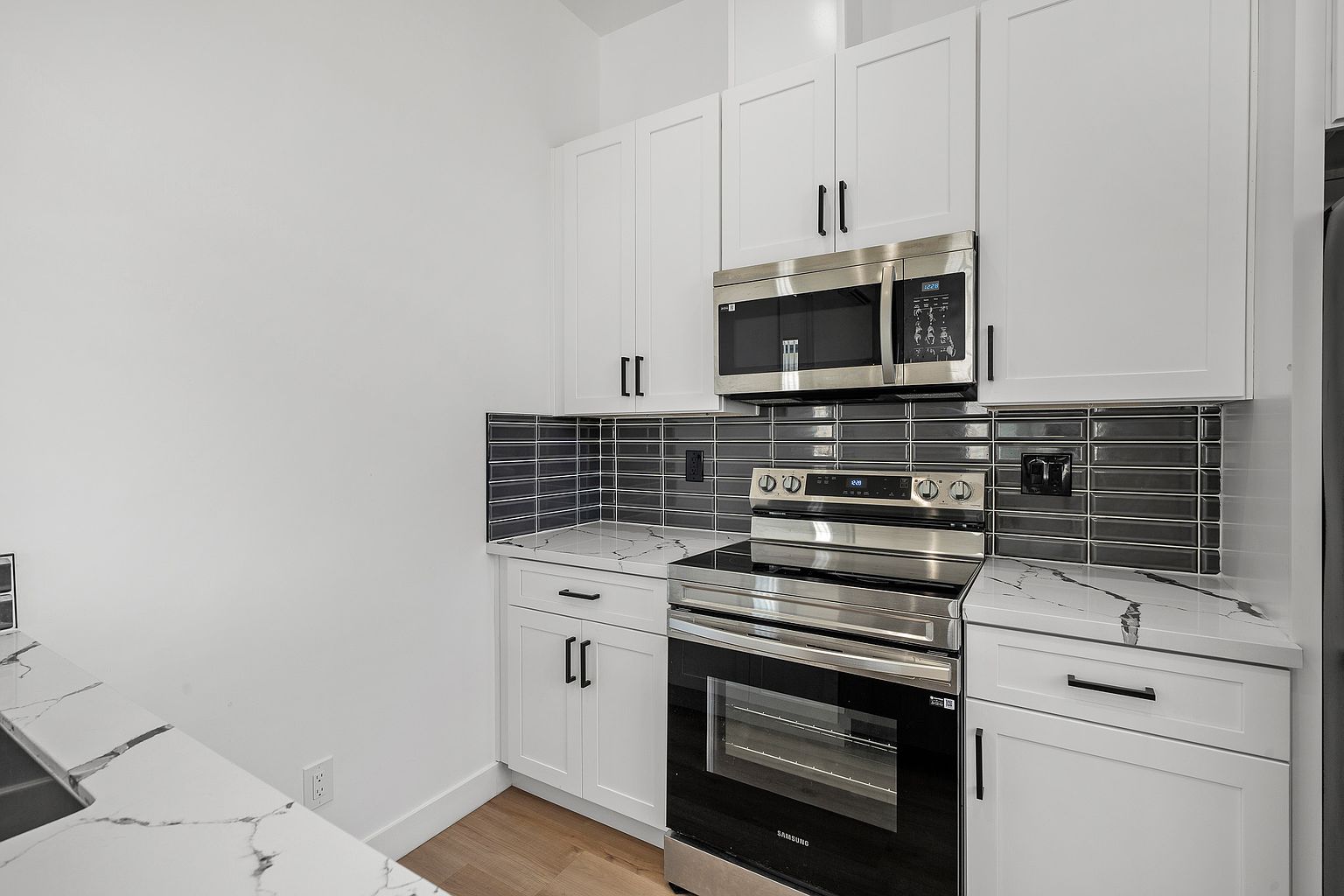 2872 Preece St photo 5