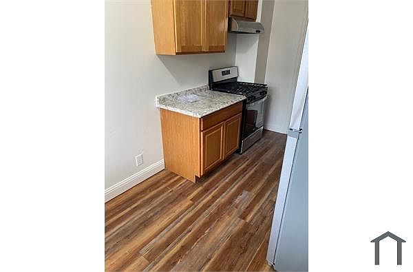1246 80th Ave photo 3