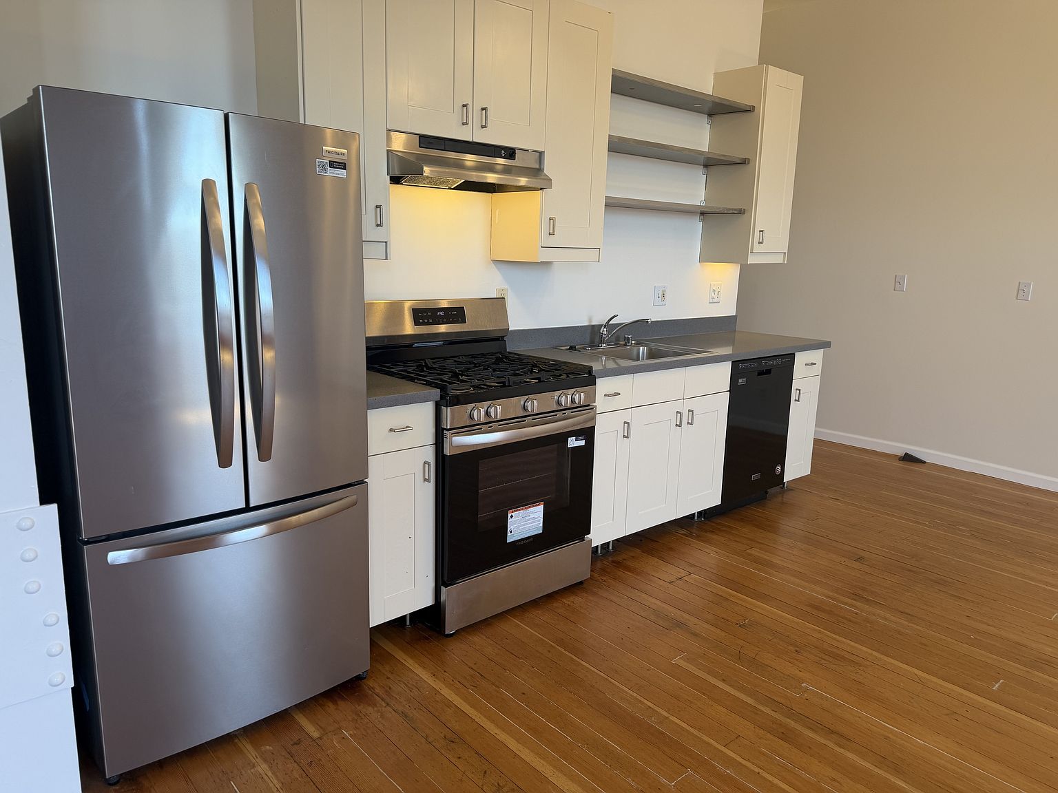 1018 4th Avenue - 1 photo 4