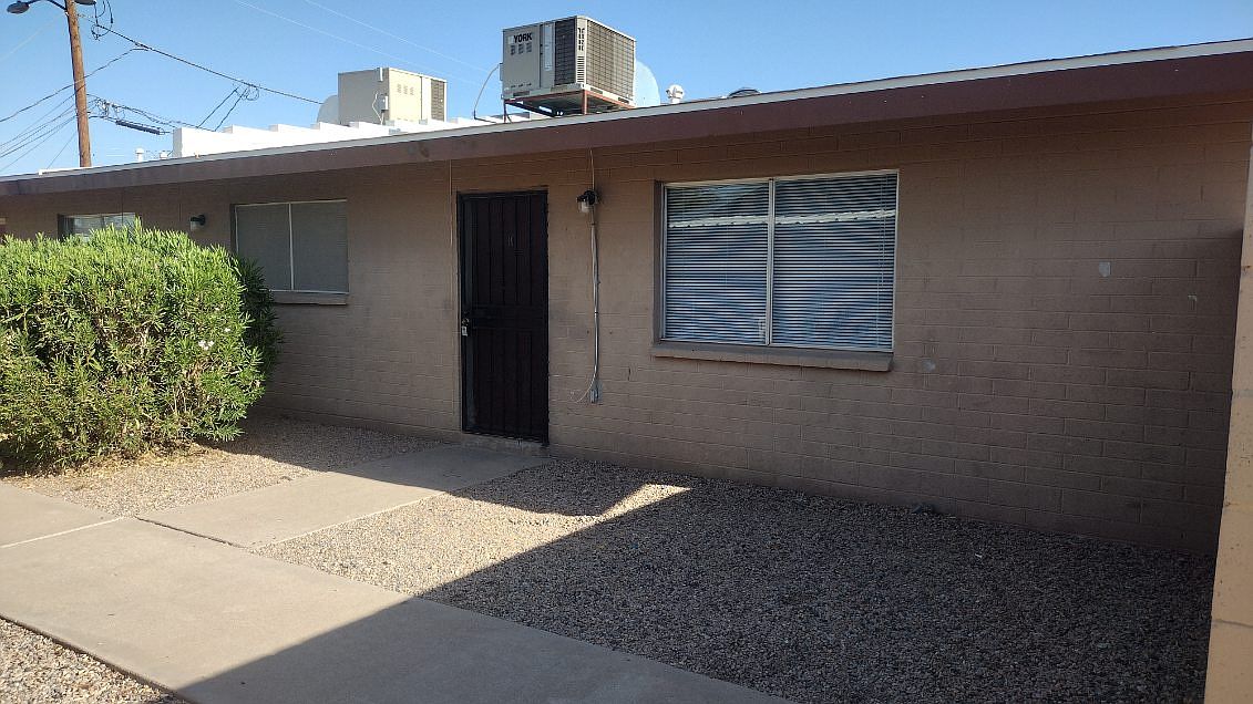 1056 N Kevins Pl photo 2