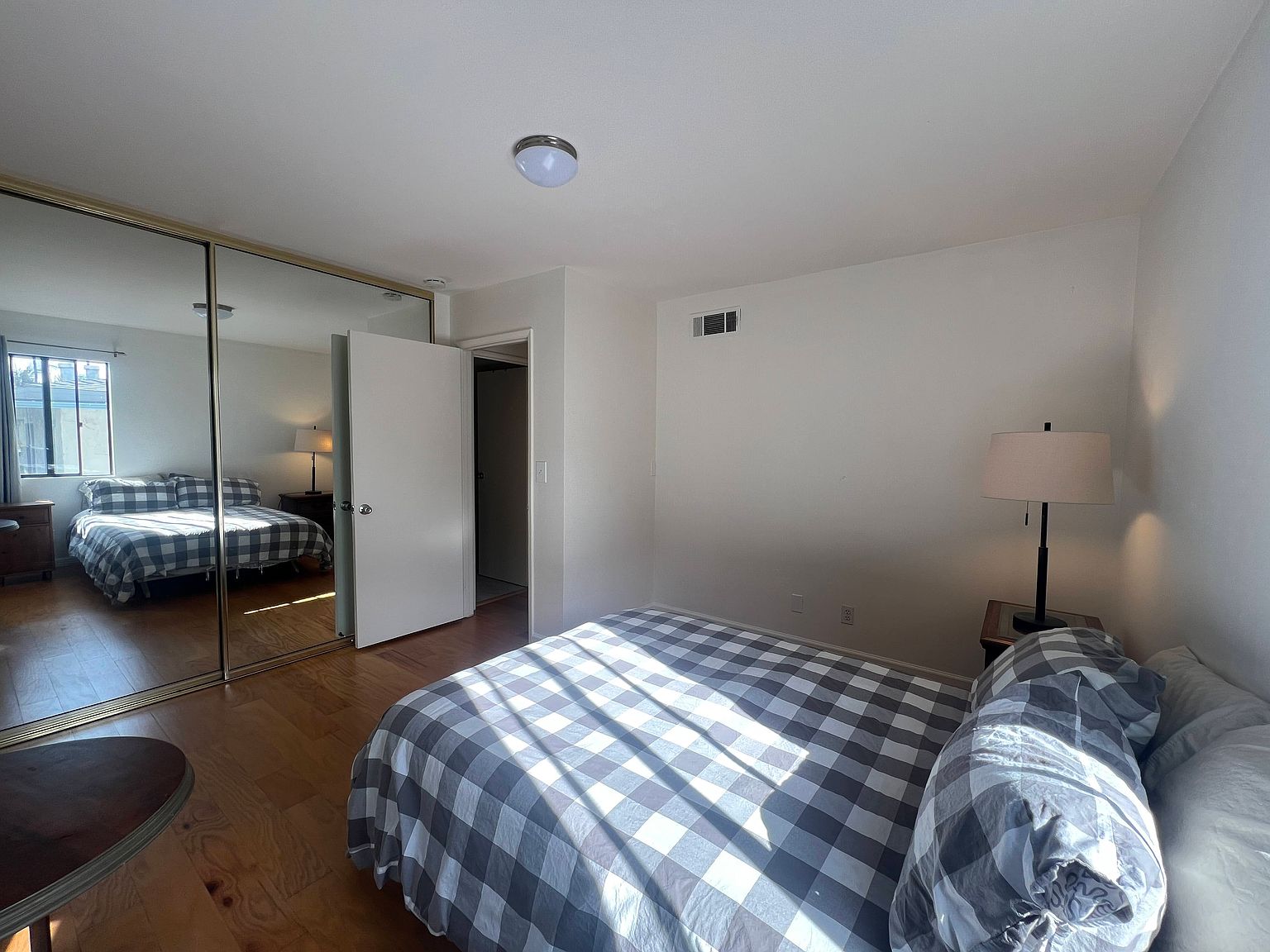 3712 1/2 Crown Point Dr photo 4
