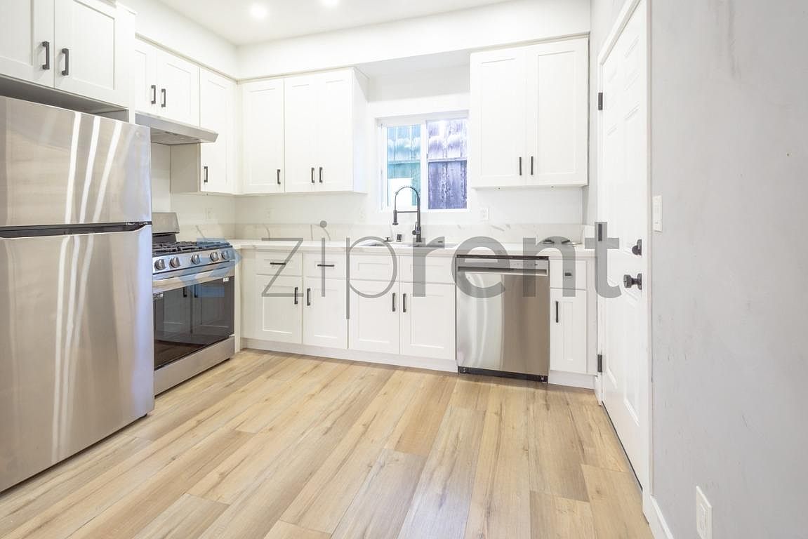 1329 5th Ave photo 3