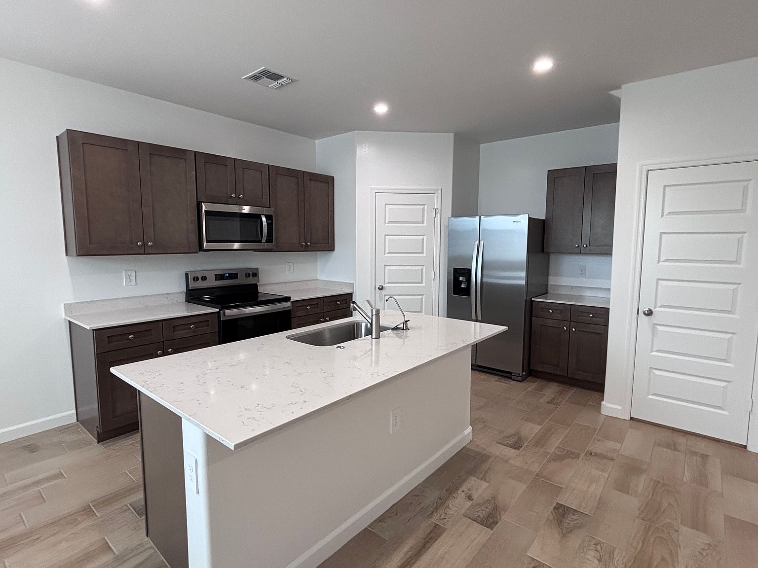 1777 W Stealth Ave photo 3