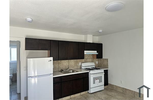 5112 Bancroft Ave photo 4