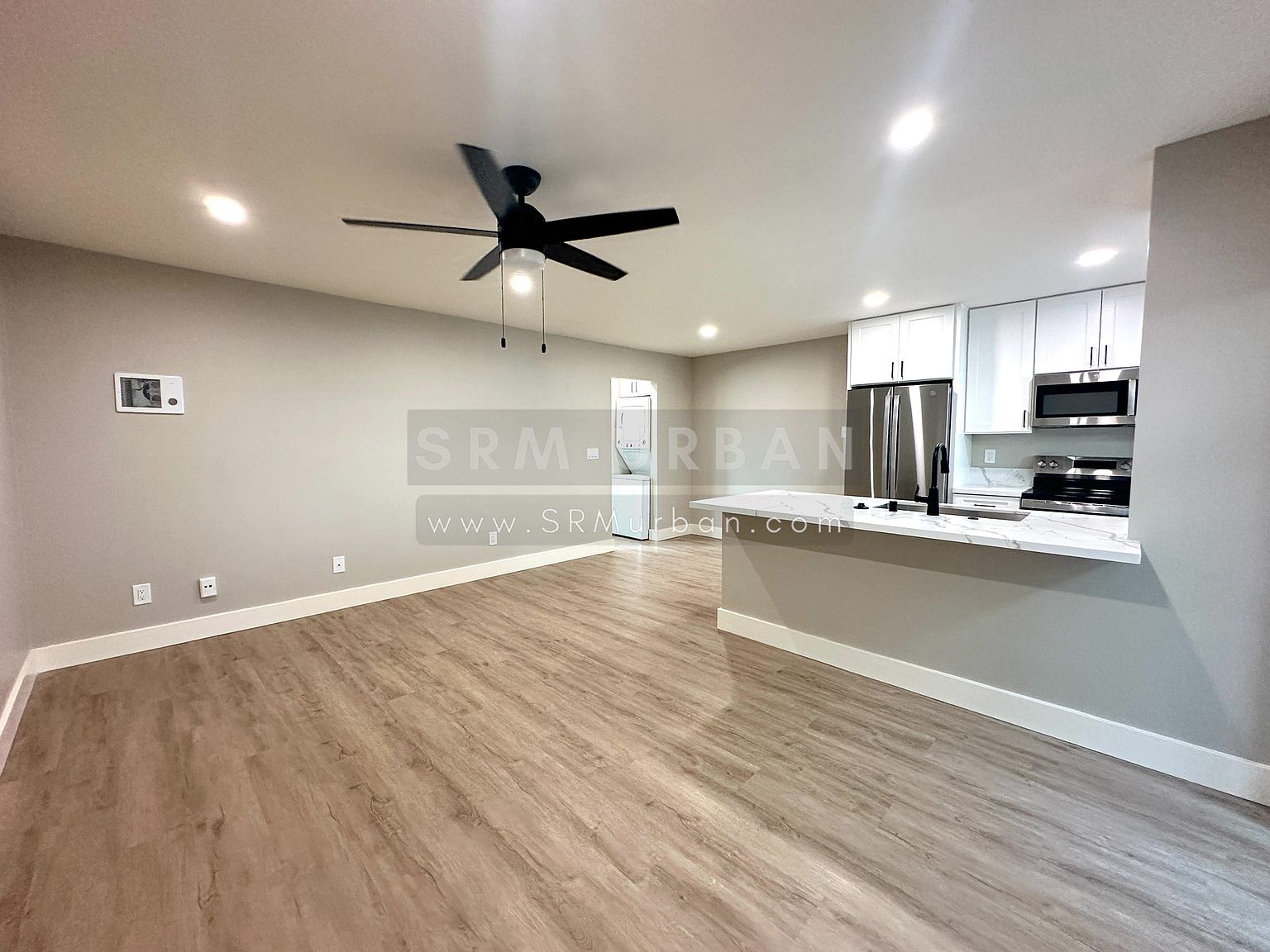 3161 Monroe Ave photo 2