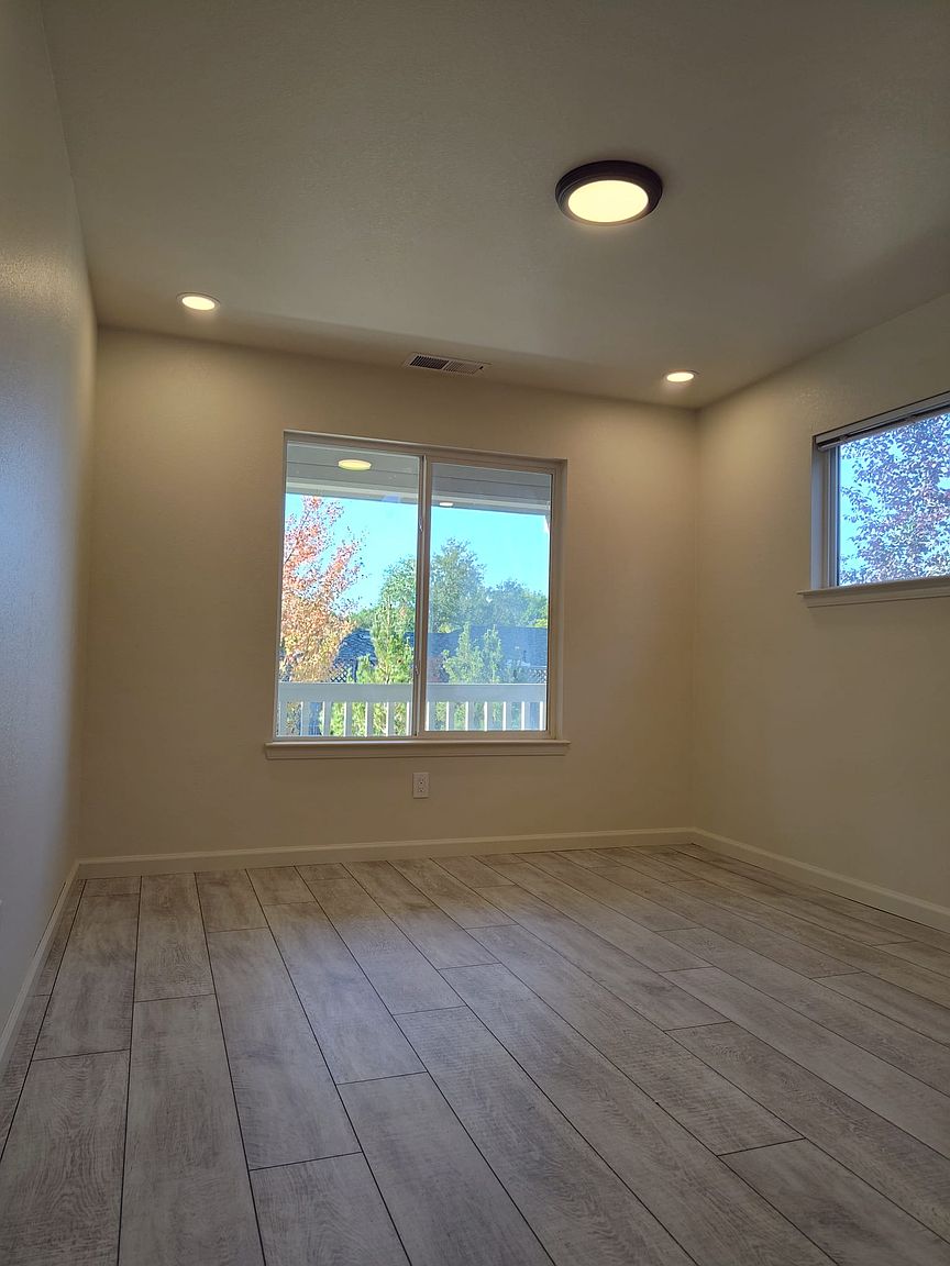 6112 Wright Way photo 5