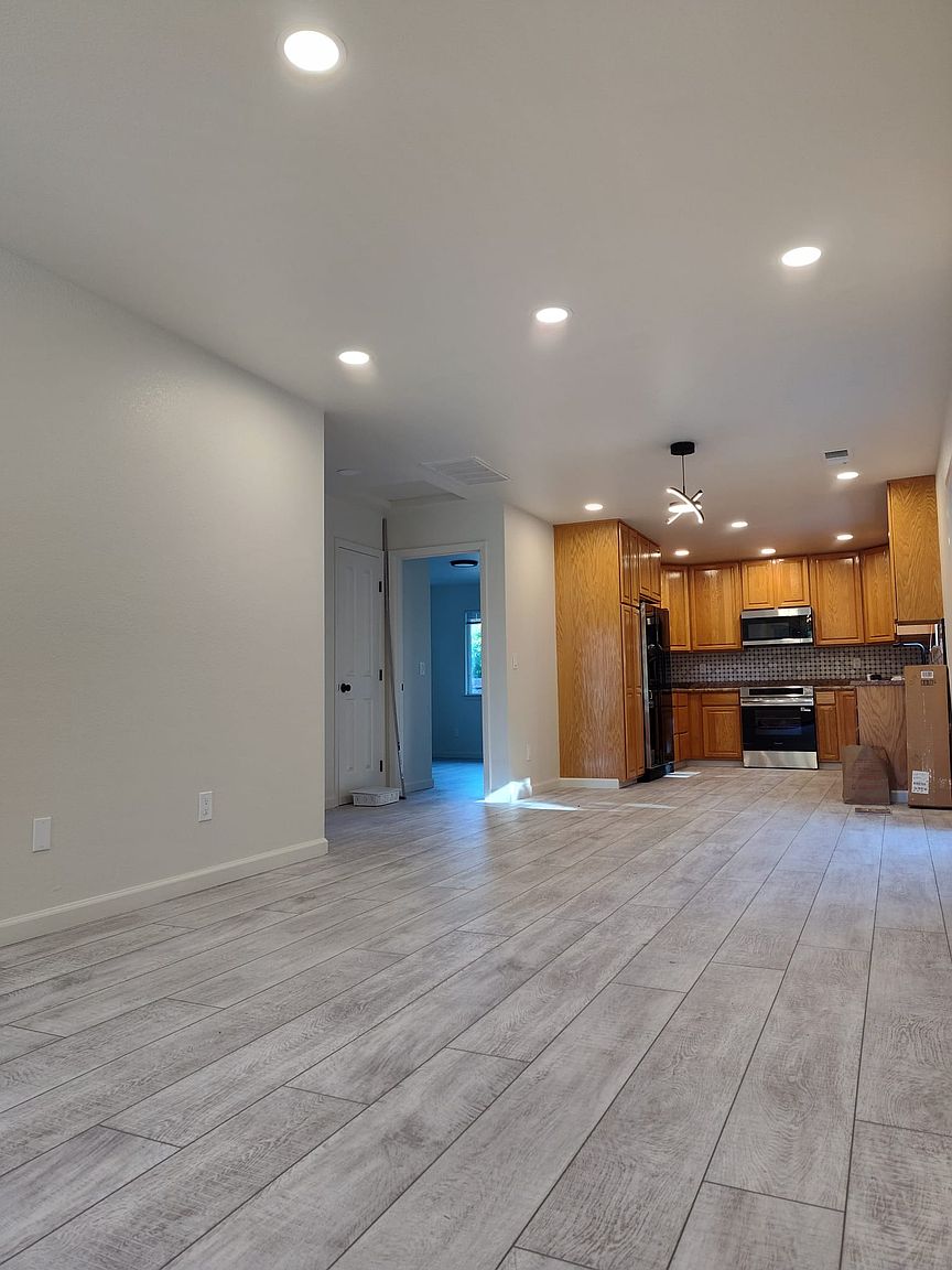 6112 Wright Way photo 3