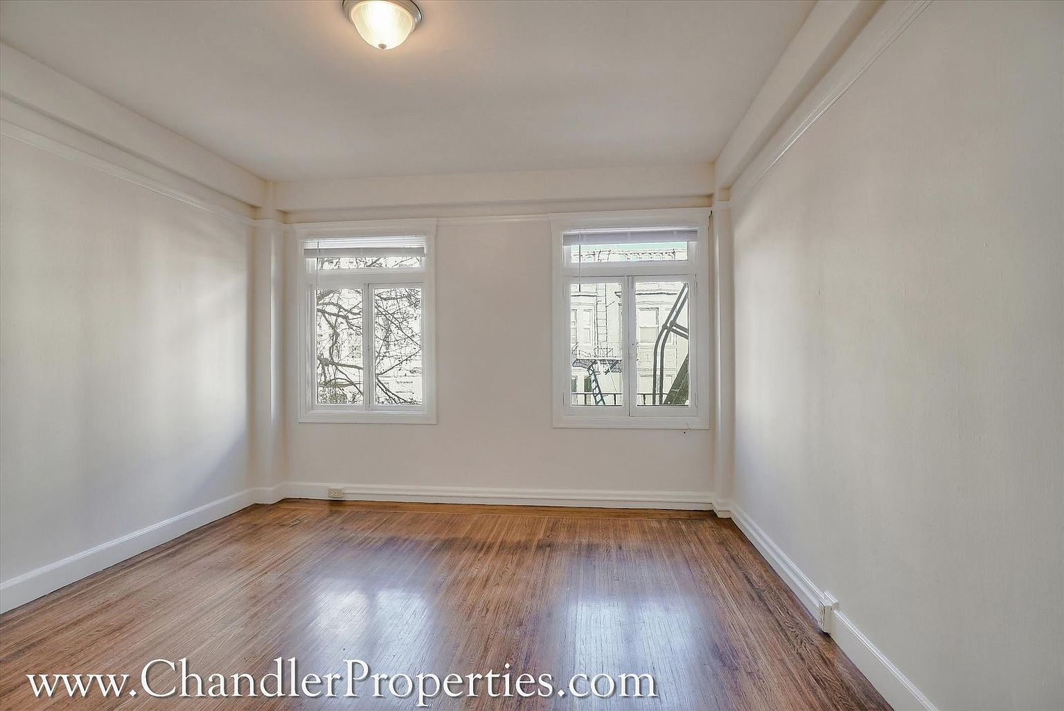 727-729 Leavenworth Street Apartments* photo 3
