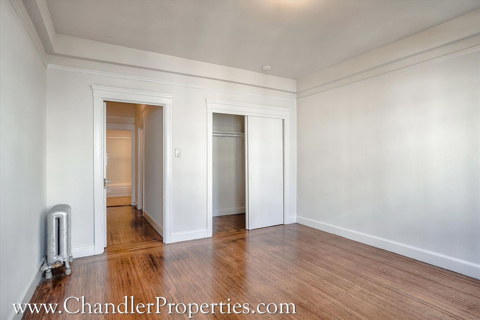 727-729 Leavenworth Street Apartments* photo 5