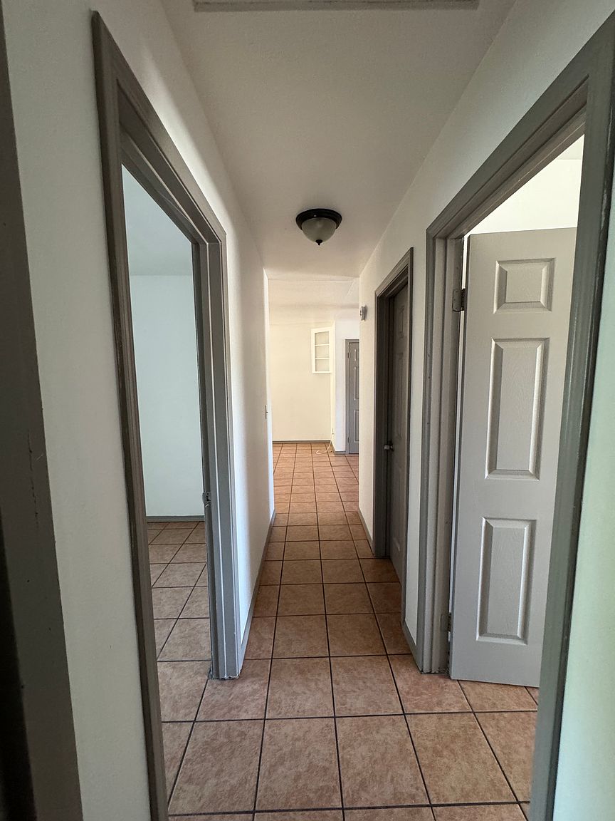 3634 S Bonita St photo 4