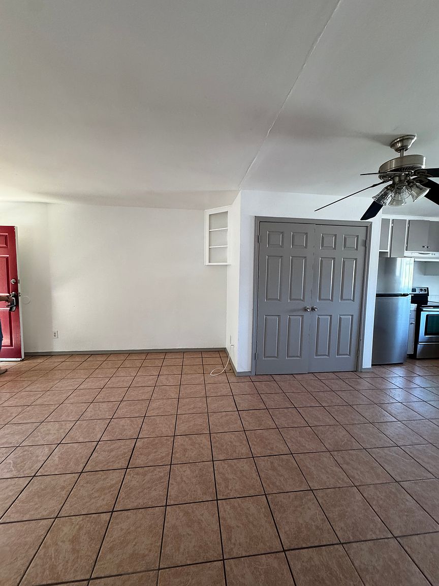 3634 S Bonita St photo 2