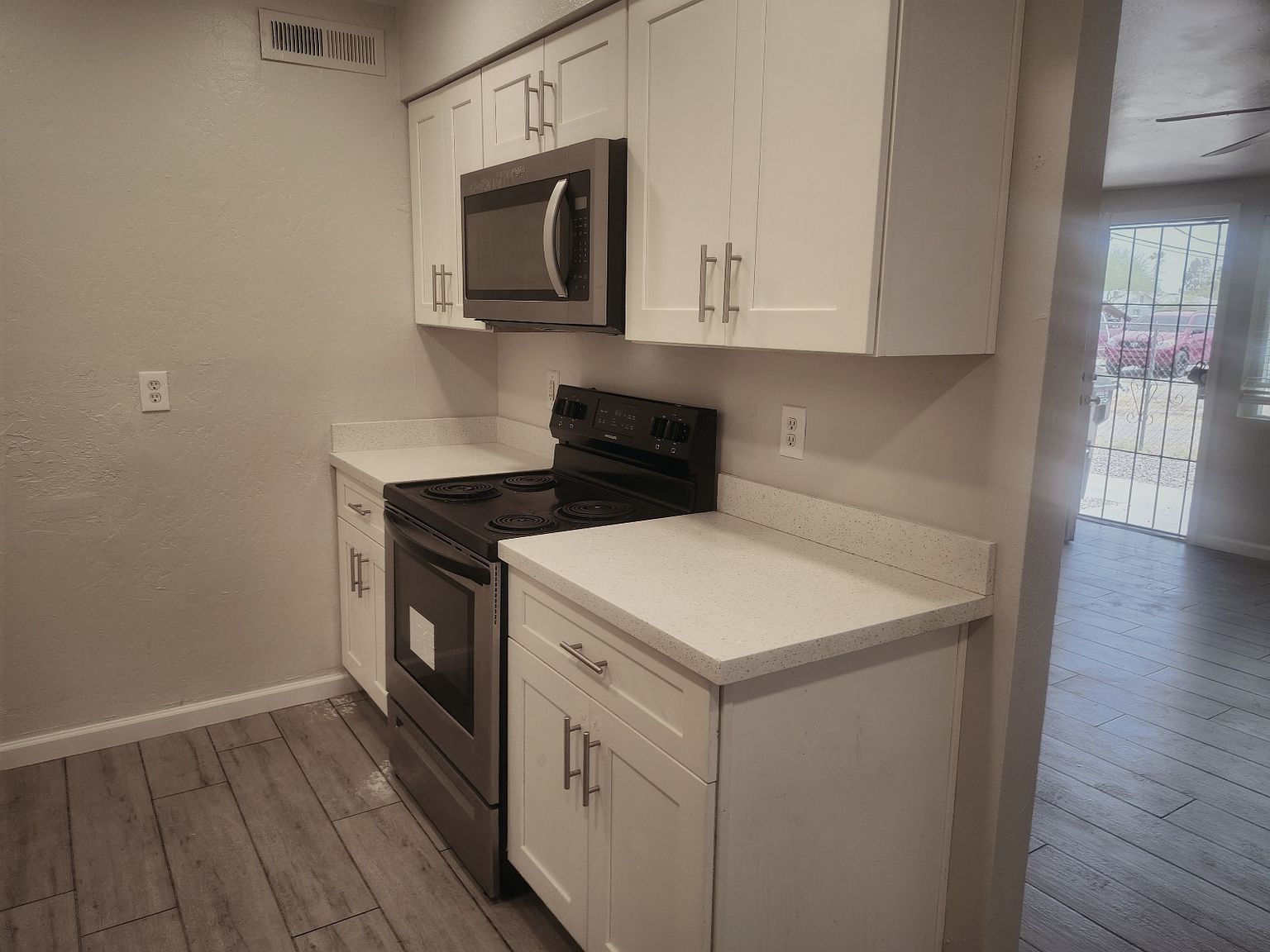 4310 N 23rd Ave Phoenix, AZ 85015 photo 4