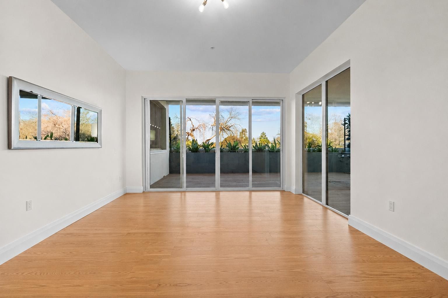 4115 El Camino Real photo 2