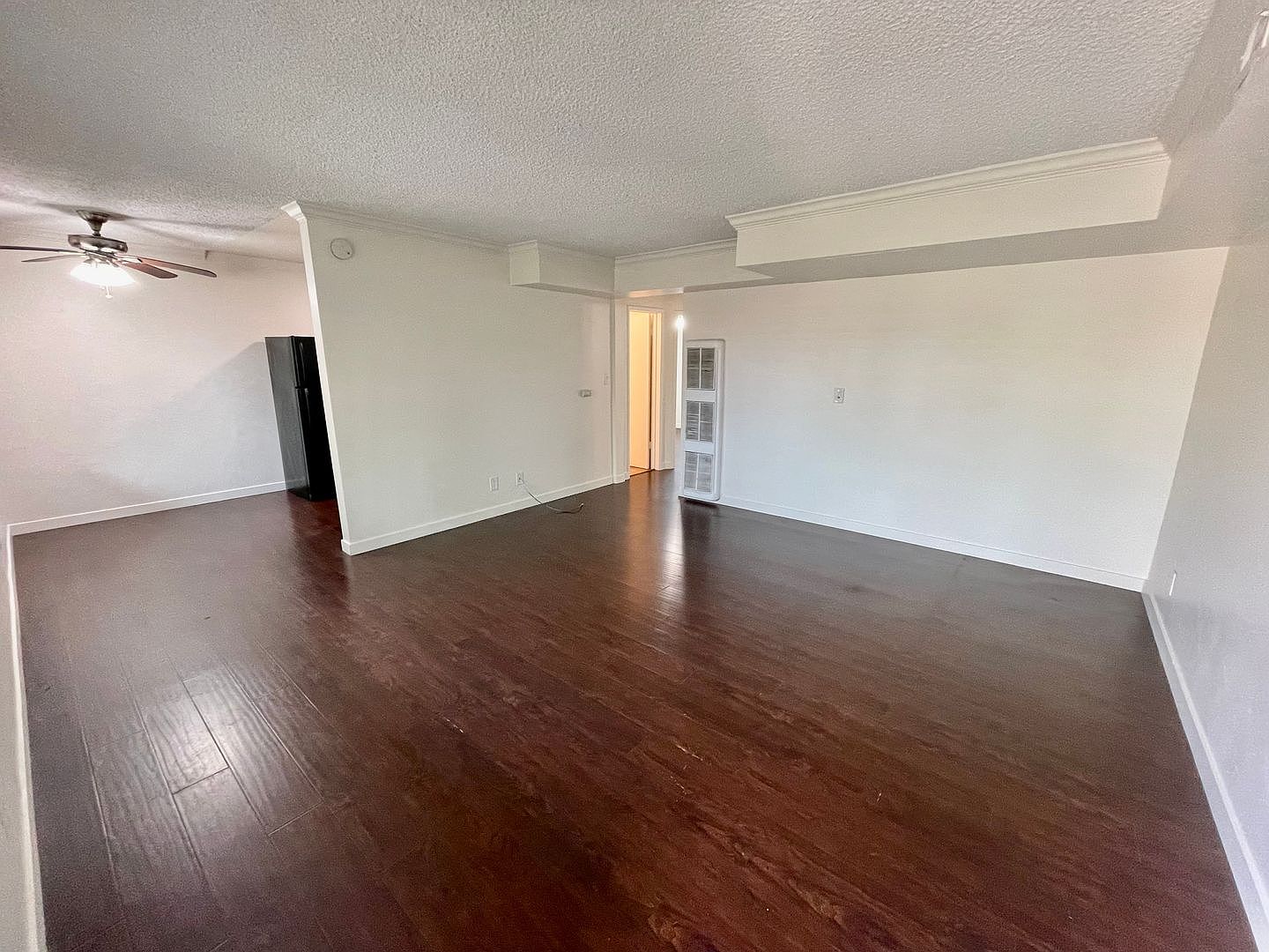 Spacious 2 Bed / 1 Bath Apartment In The Heart Of South Park! photo 2