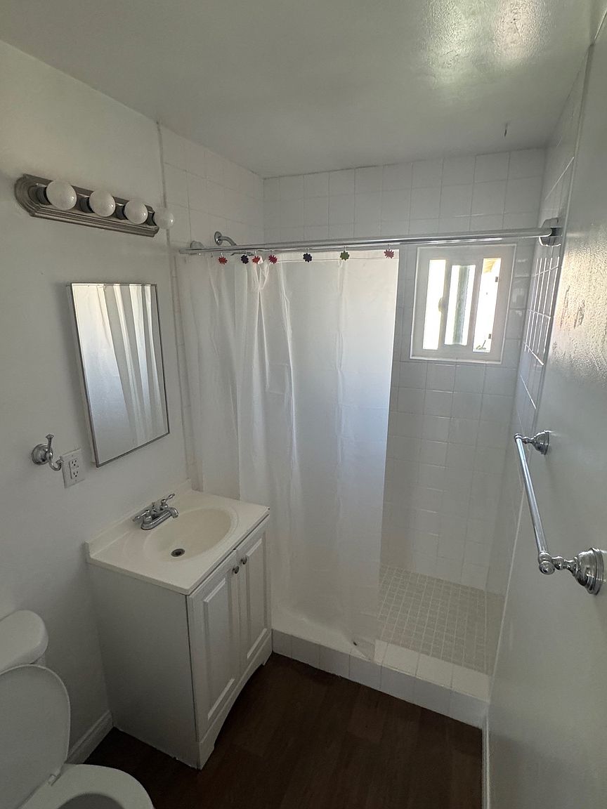 1115 S Escondido Blvd photo 5
