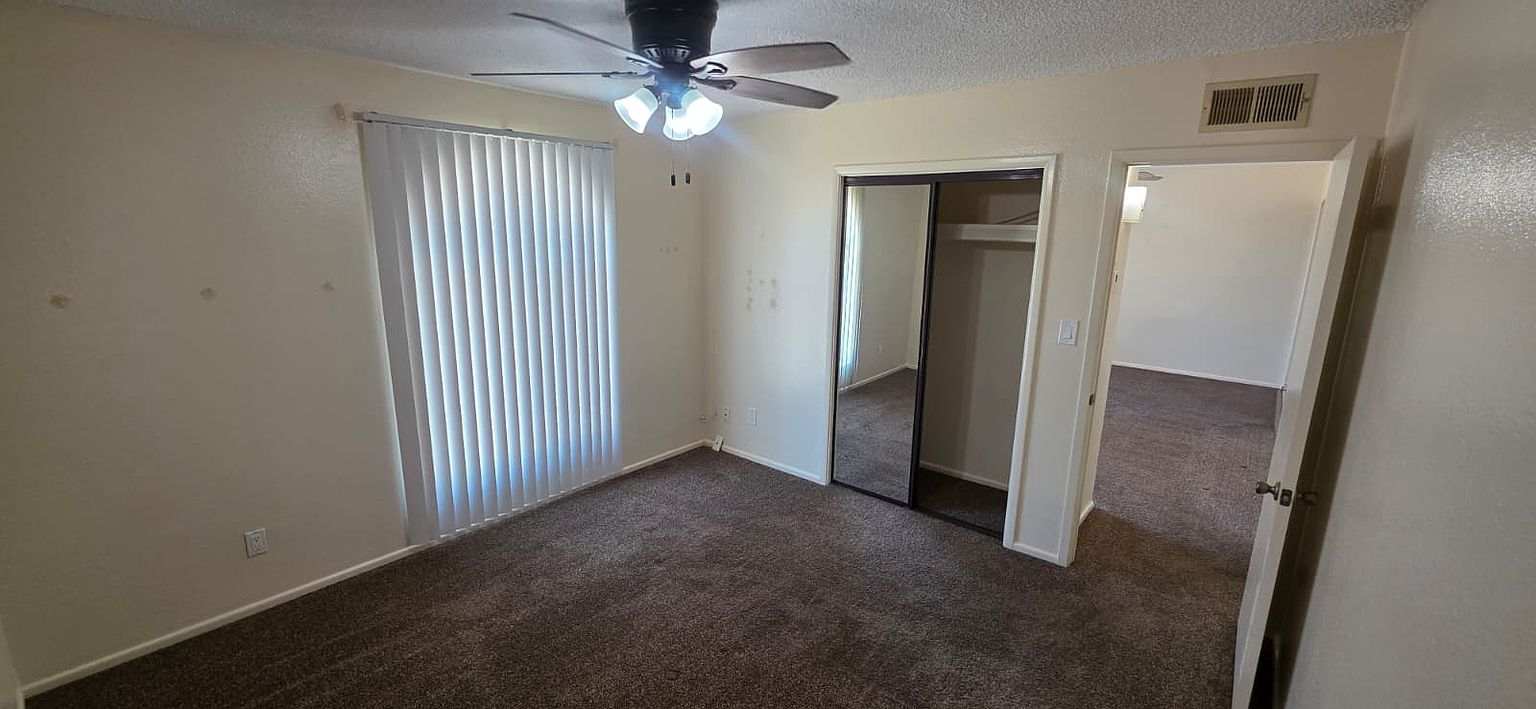 407 E Frost Cir photo 3