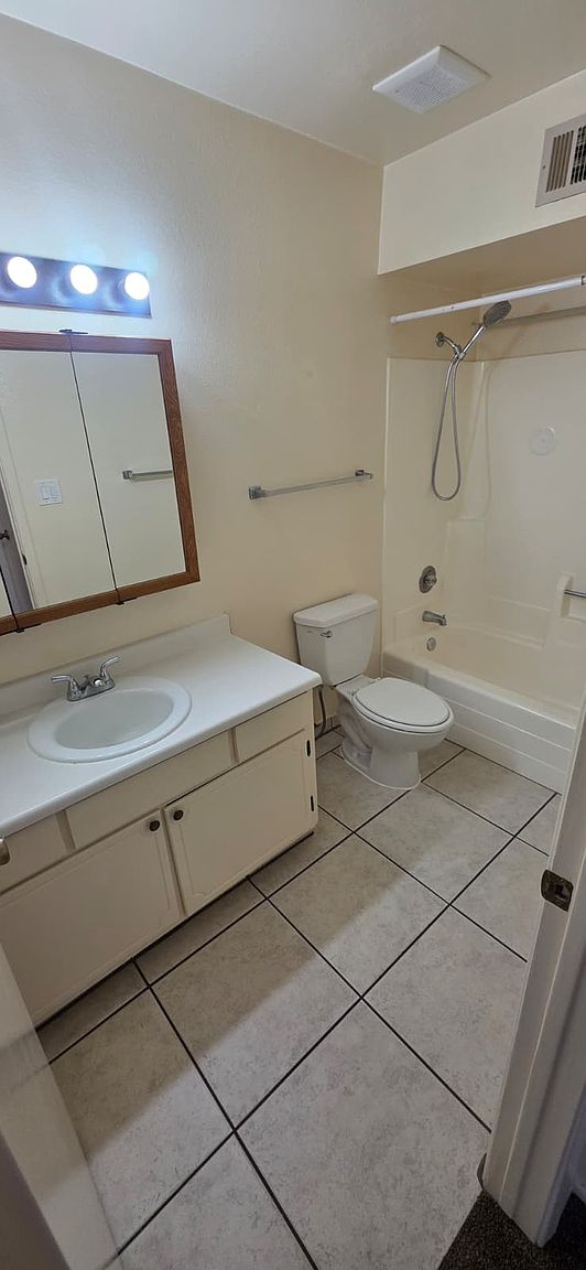 407 E Frost Cir photo 5