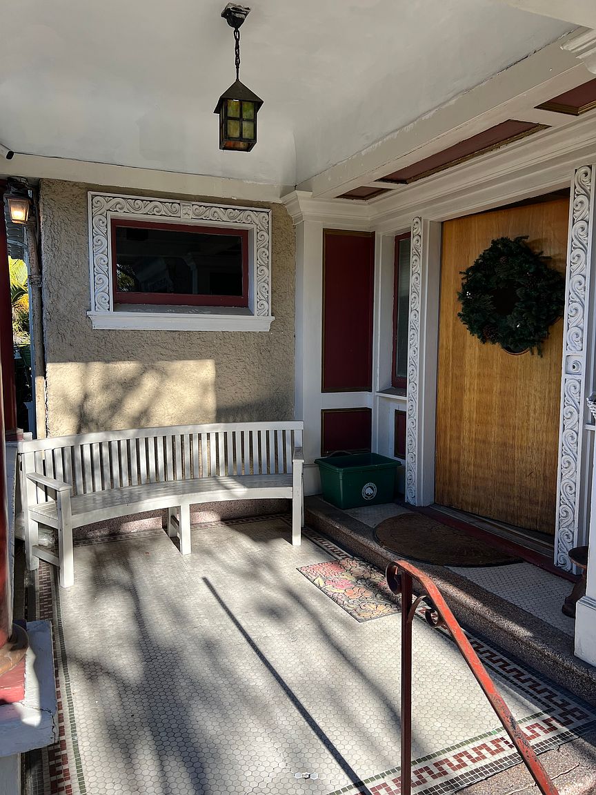 142 Moss Ave photo 2