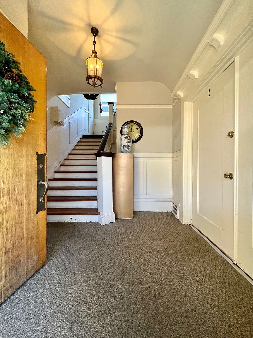 142 Moss Ave photo 5