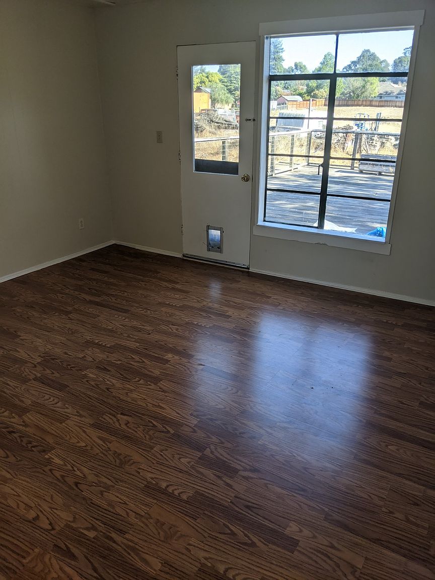 2570 Bodega Ave photo 4