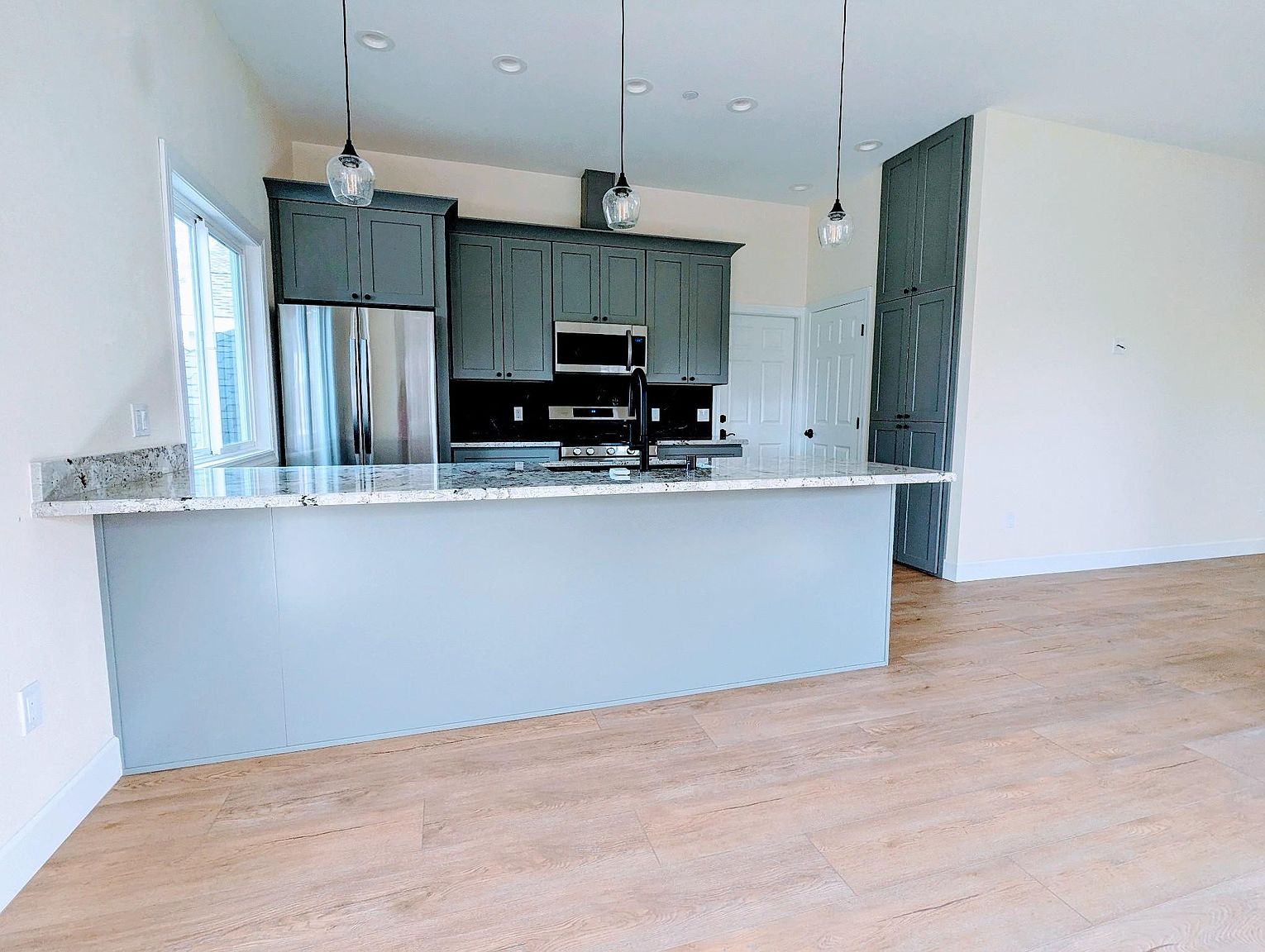 2009 Chardonnay Way photo 2