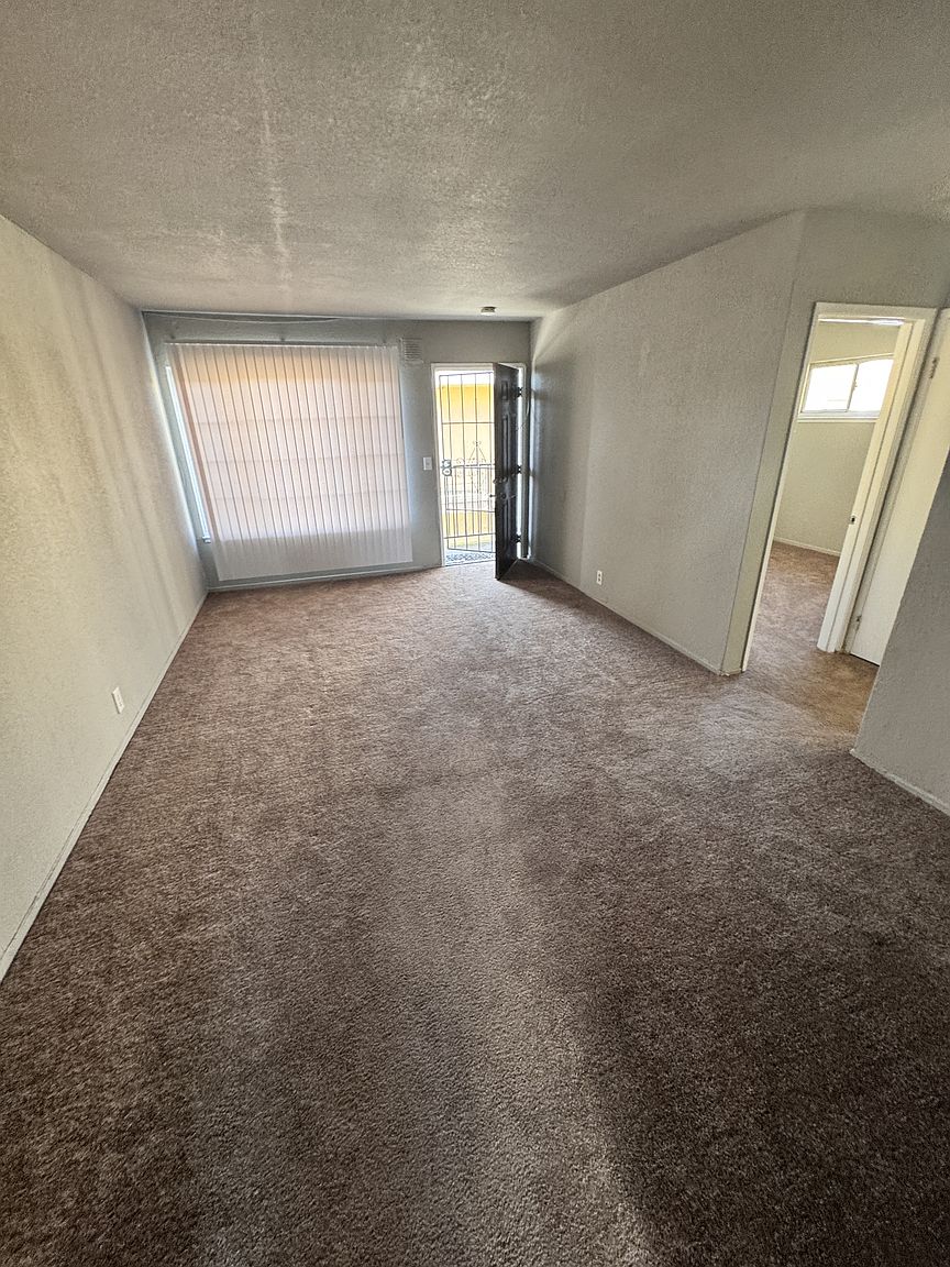 1079 81st Ave unit 7 photo 2