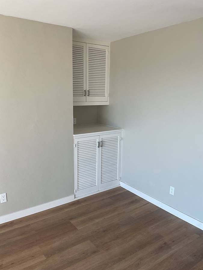 1581 Guy St photo 5