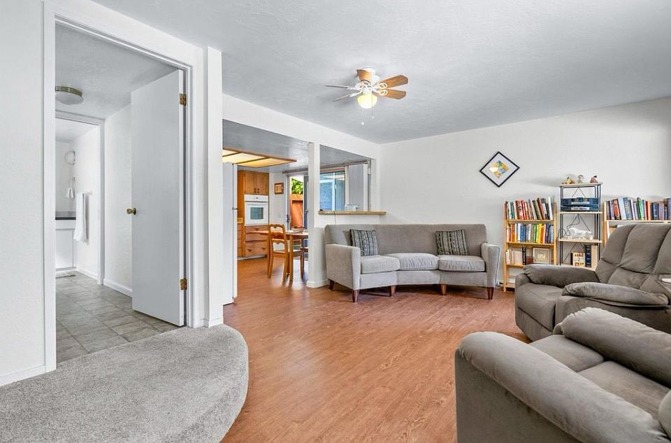 514 Park Ave photo 5