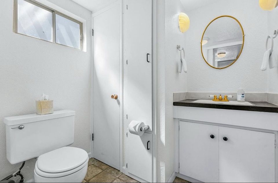 514 Park Ave photo 3