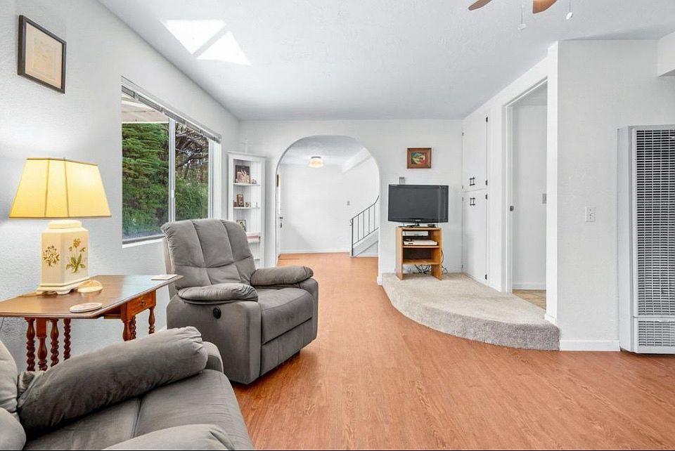 514 Park Ave photo 4