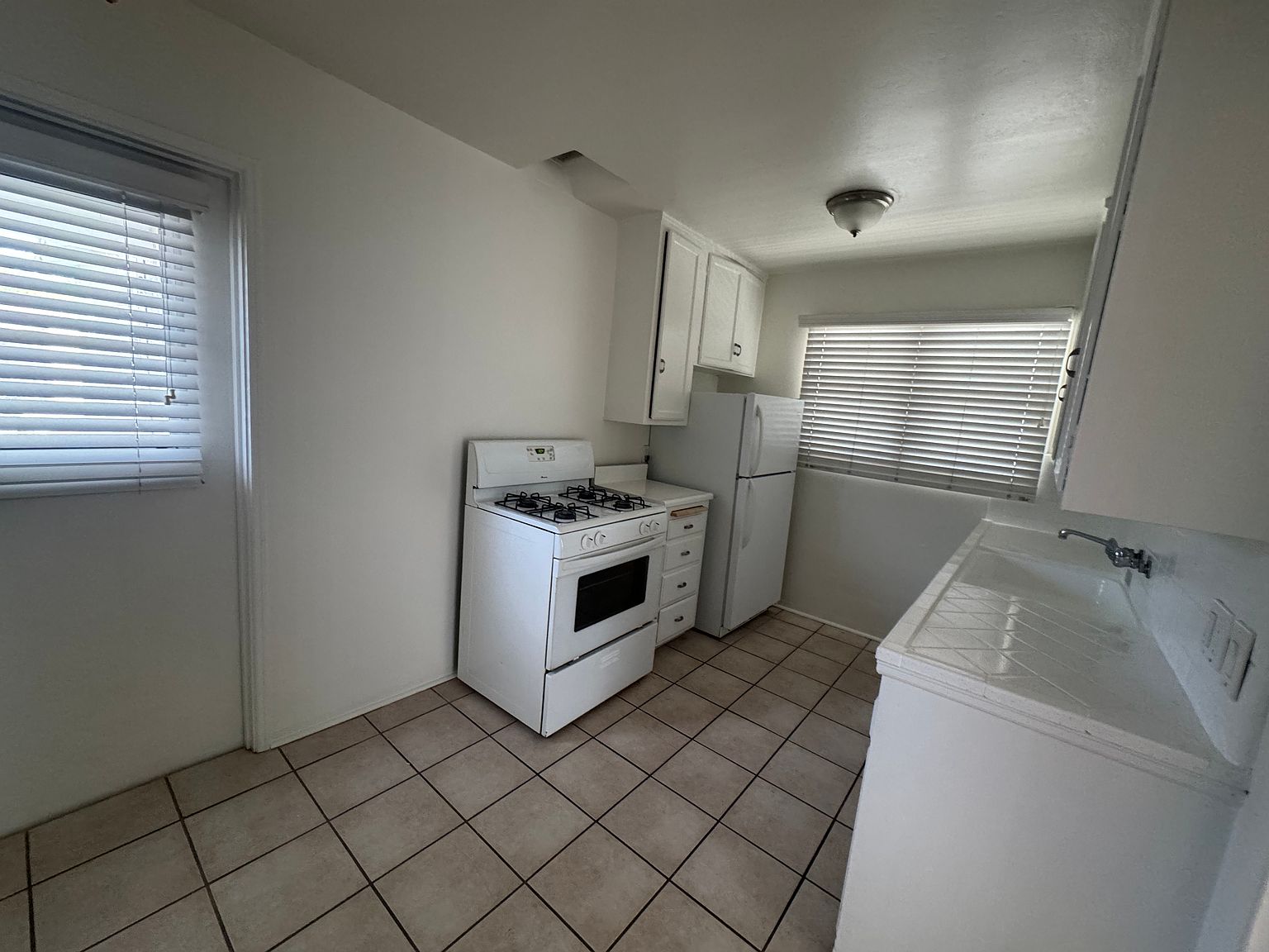 8860 La Mesa Blvd photo 2