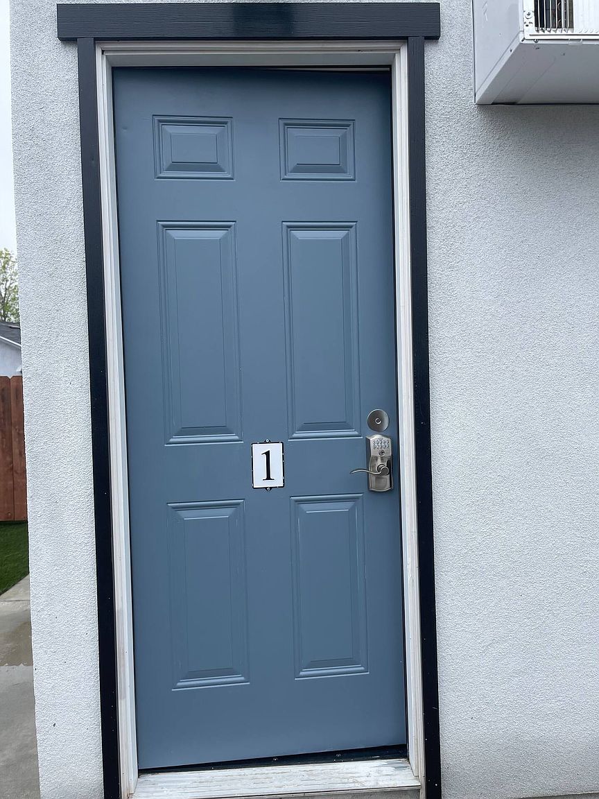 8492 Aquarius Dr photo 2