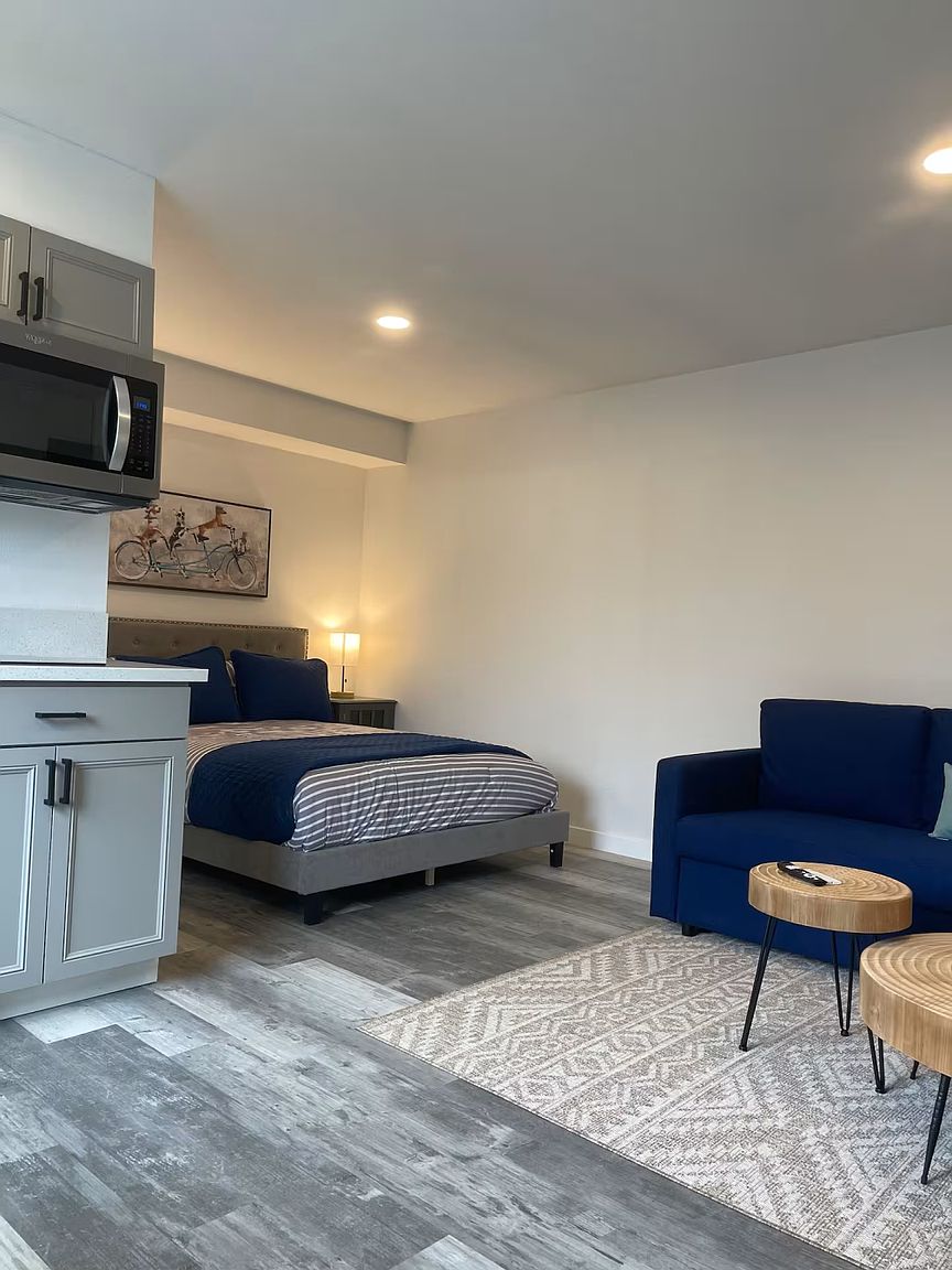 8492 Aquarius Dr photo 3