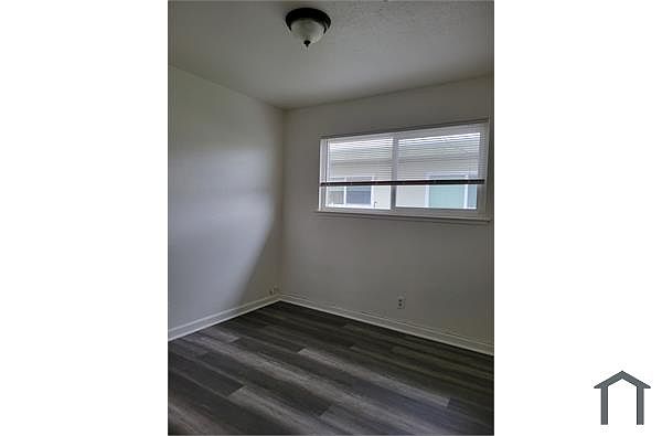 2320 90th Ave photo 4