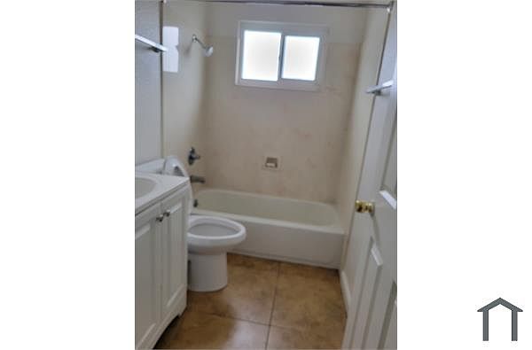 2320 90th Ave photo 3