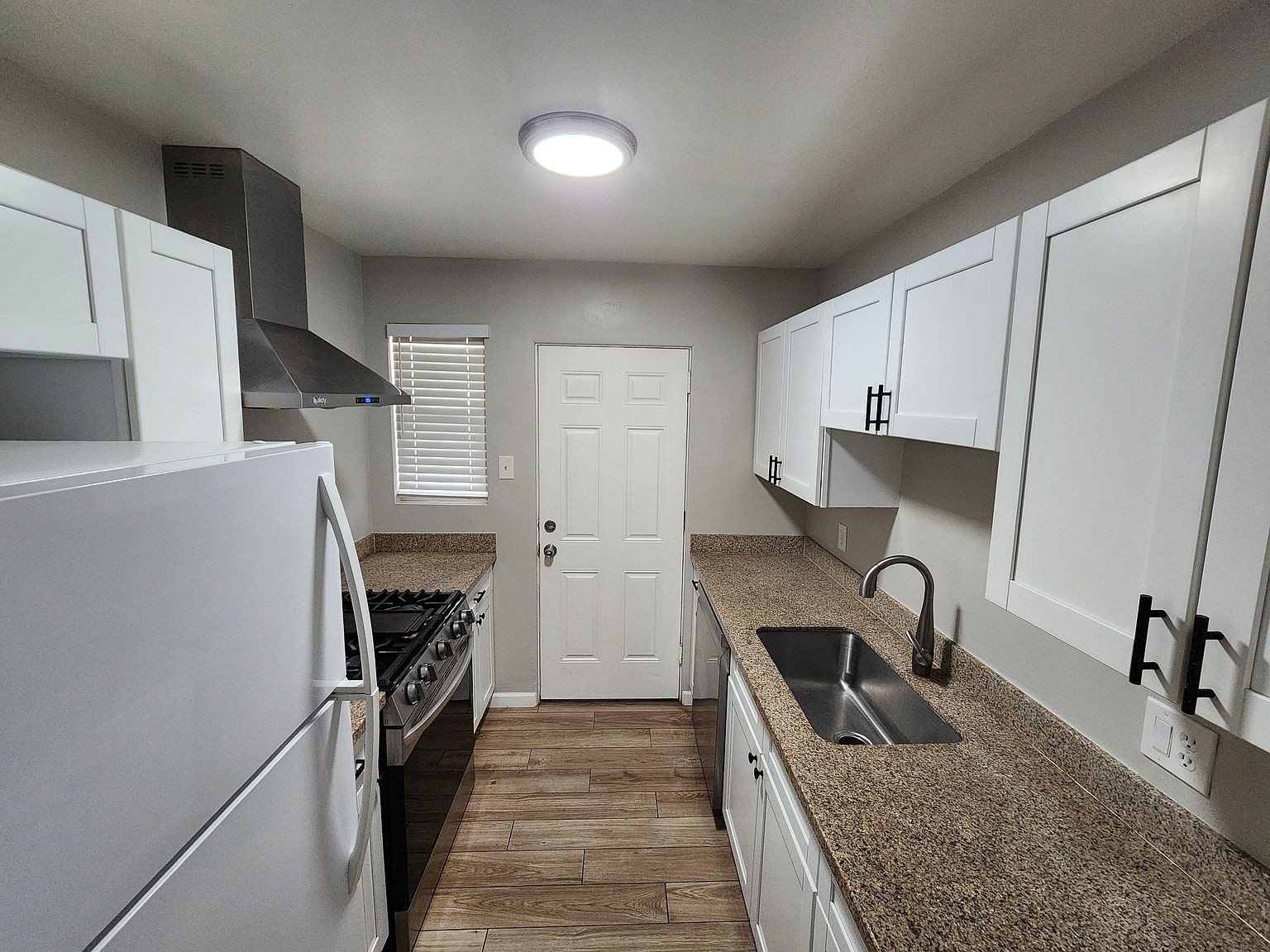 3623 E Verde Ln photo 5