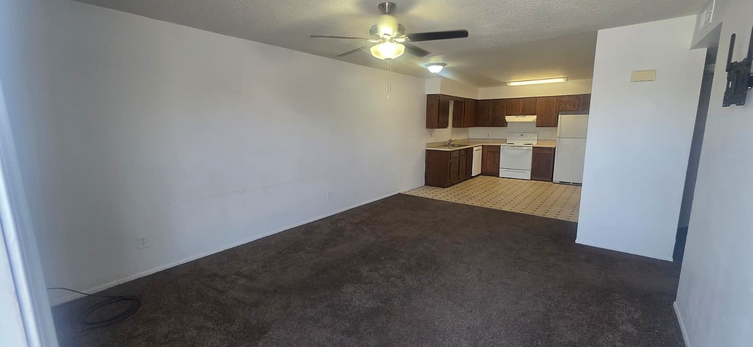 590 W 18th Ave Apache Junction, AZ 85120 photo 3