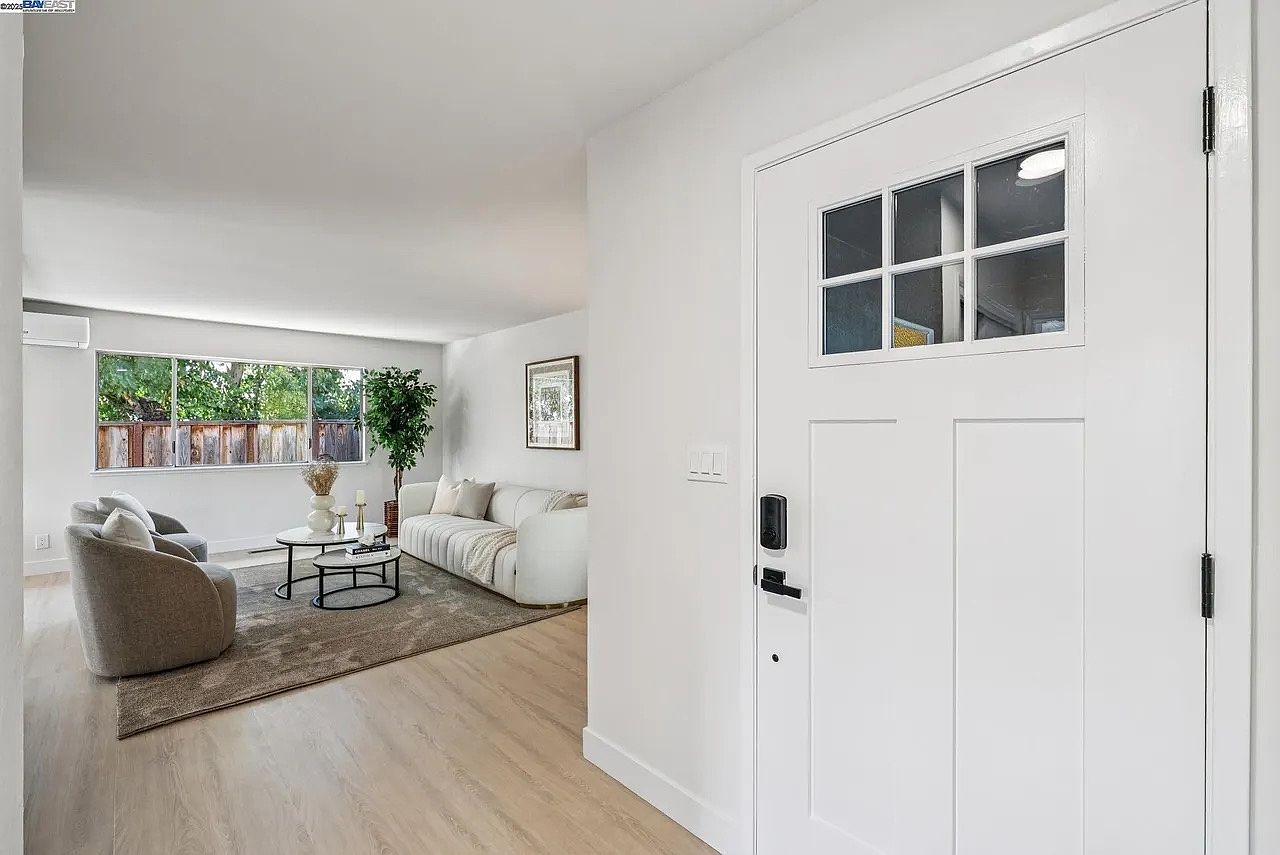 5286 Norma Way photo 3